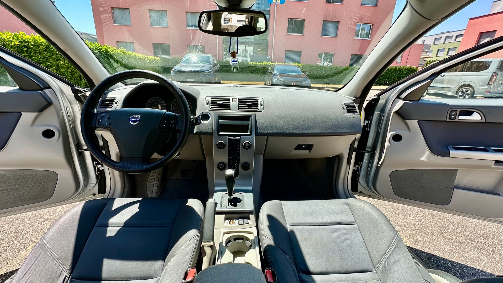 VOLVO 2.4 20V Momentum-image-4