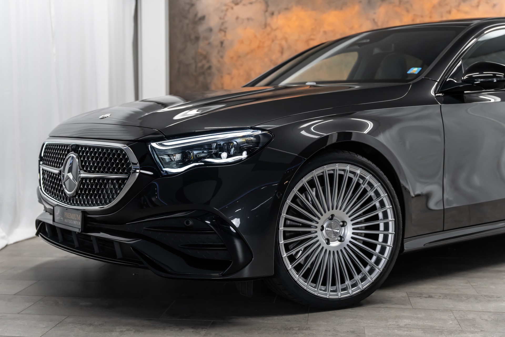 MERCEDES-BENZ E 450 d 4Matic 9G-Tronic AMG Line *Hyper-Screen*Iconic-Glow*Panorama*-showroom-element-1