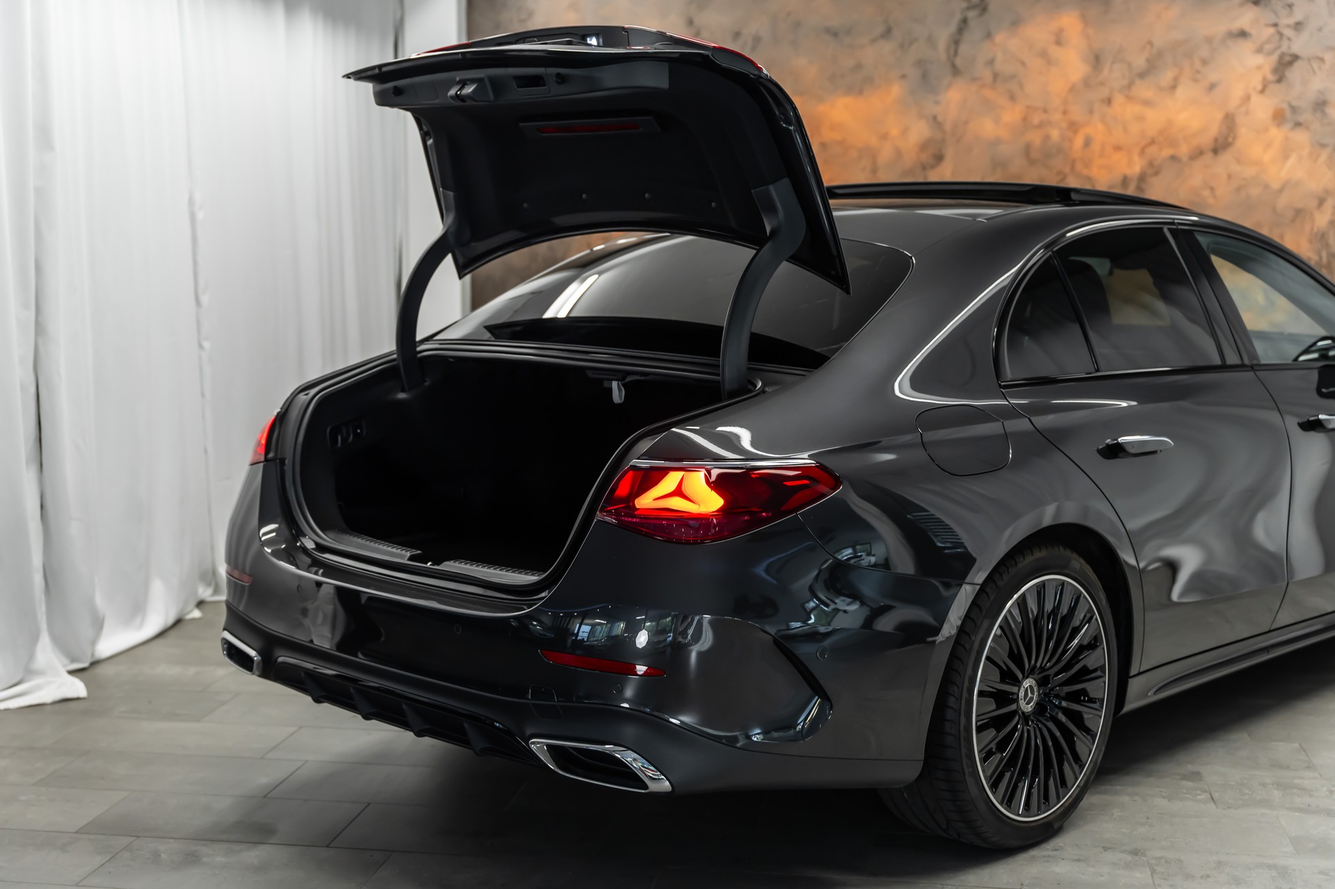 MERCEDES-BENZ E 450 d 4Matic 9G-Tronic AMG Line *Hyper-Screen*Digital-Light*Panorama*-image-7