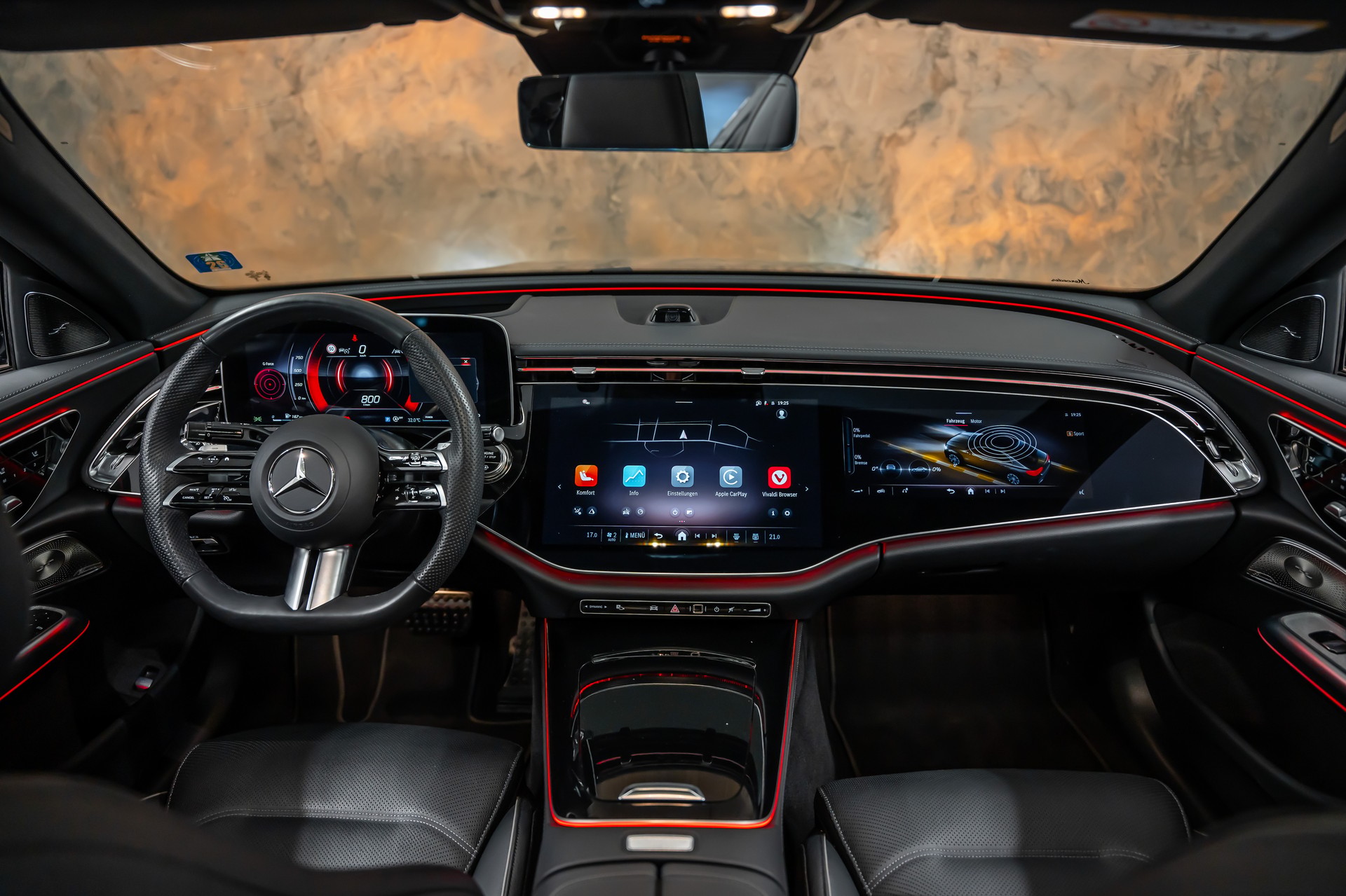 MERCEDES-BENZ E 450 d 4Matic 9G-Tronic AMG Line *Hyper-Screen*Digital-Light*Panorama*-image-17