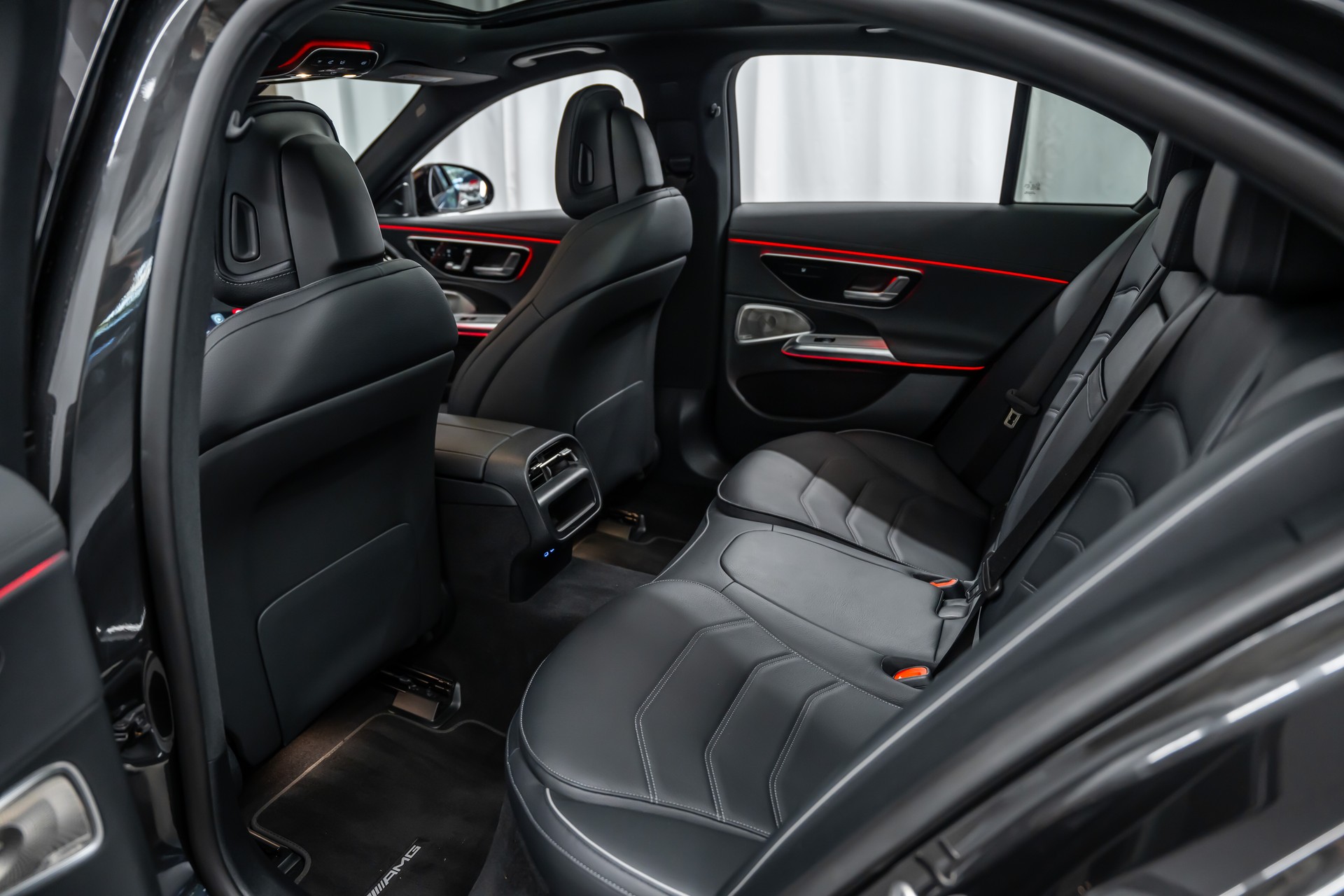 MERCEDES-BENZ E 450 d 4Matic 9G-Tronic AMG Line *Hyper-Screen*Digital-Light*Panorama*-image-14