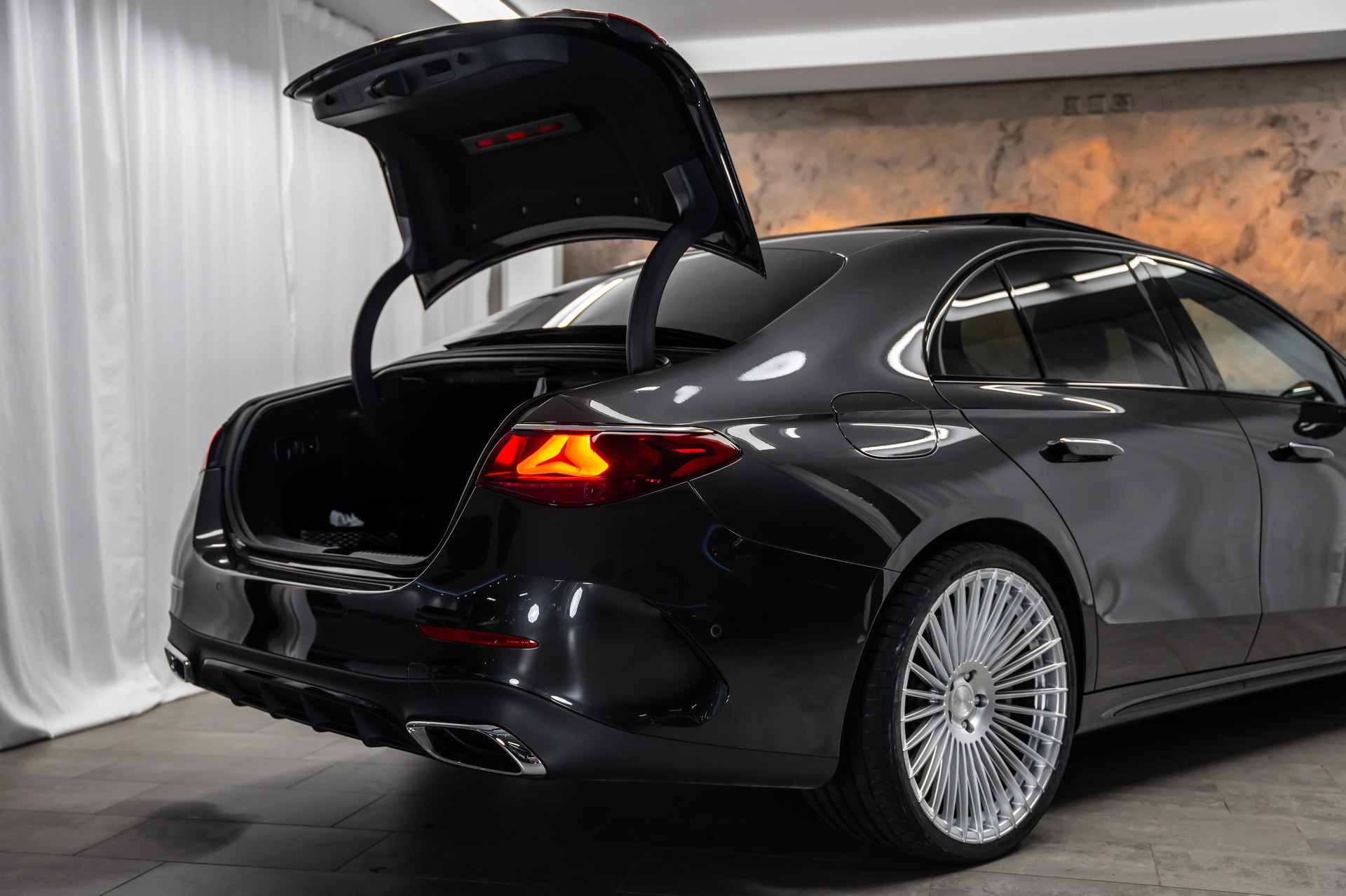 MERCEDES-BENZ E 450 d 4Matic 9G-Tronic AMG Line *Hyper-Screen*Iconic-Glow*Panorama*-image-9
