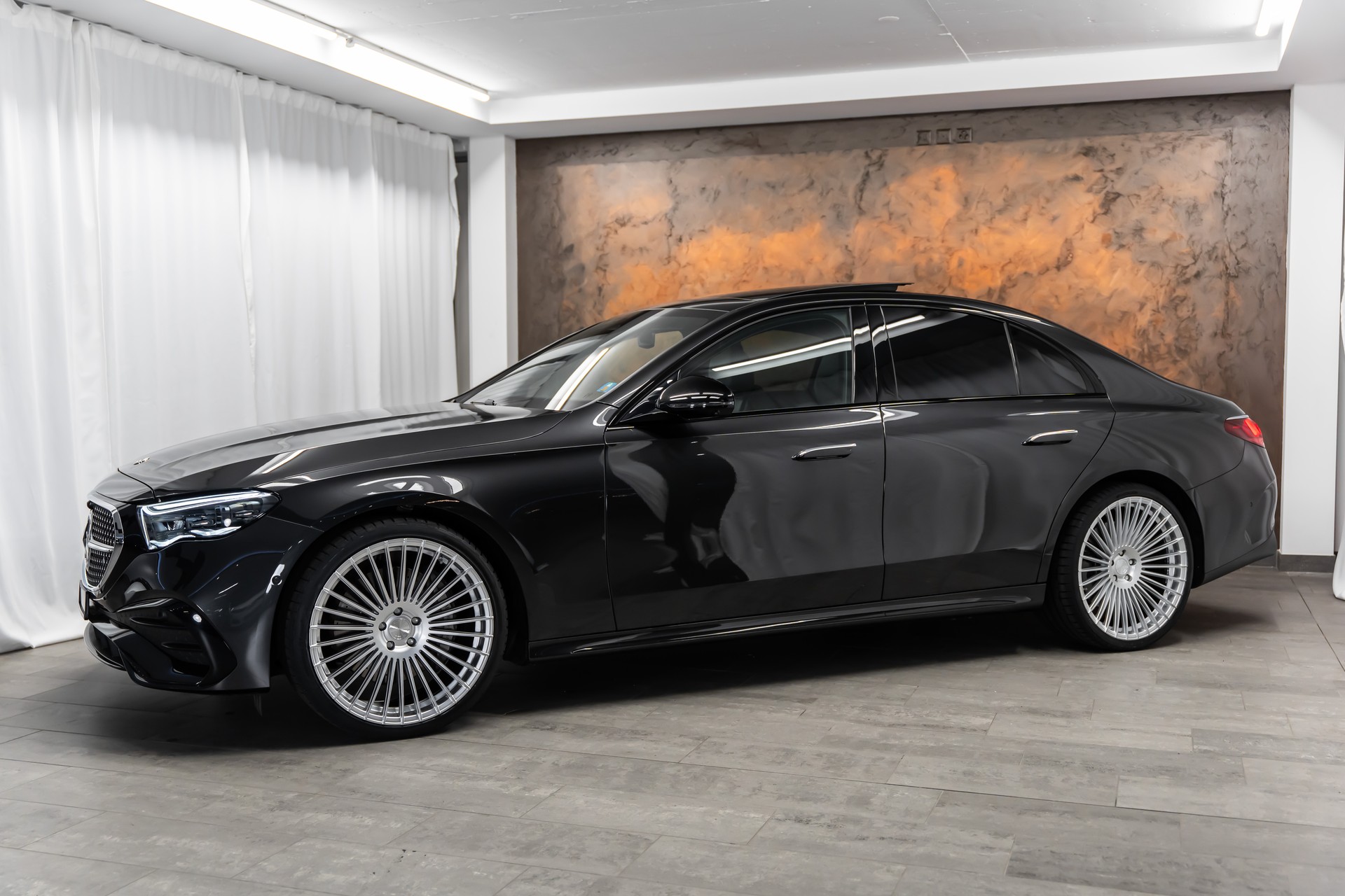MERCEDES-BENZ E 450 d 4Matic 9G-Tronic AMG Line *Hyper-Screen*Iconic-Glow*Panorama*-showroom-element-2