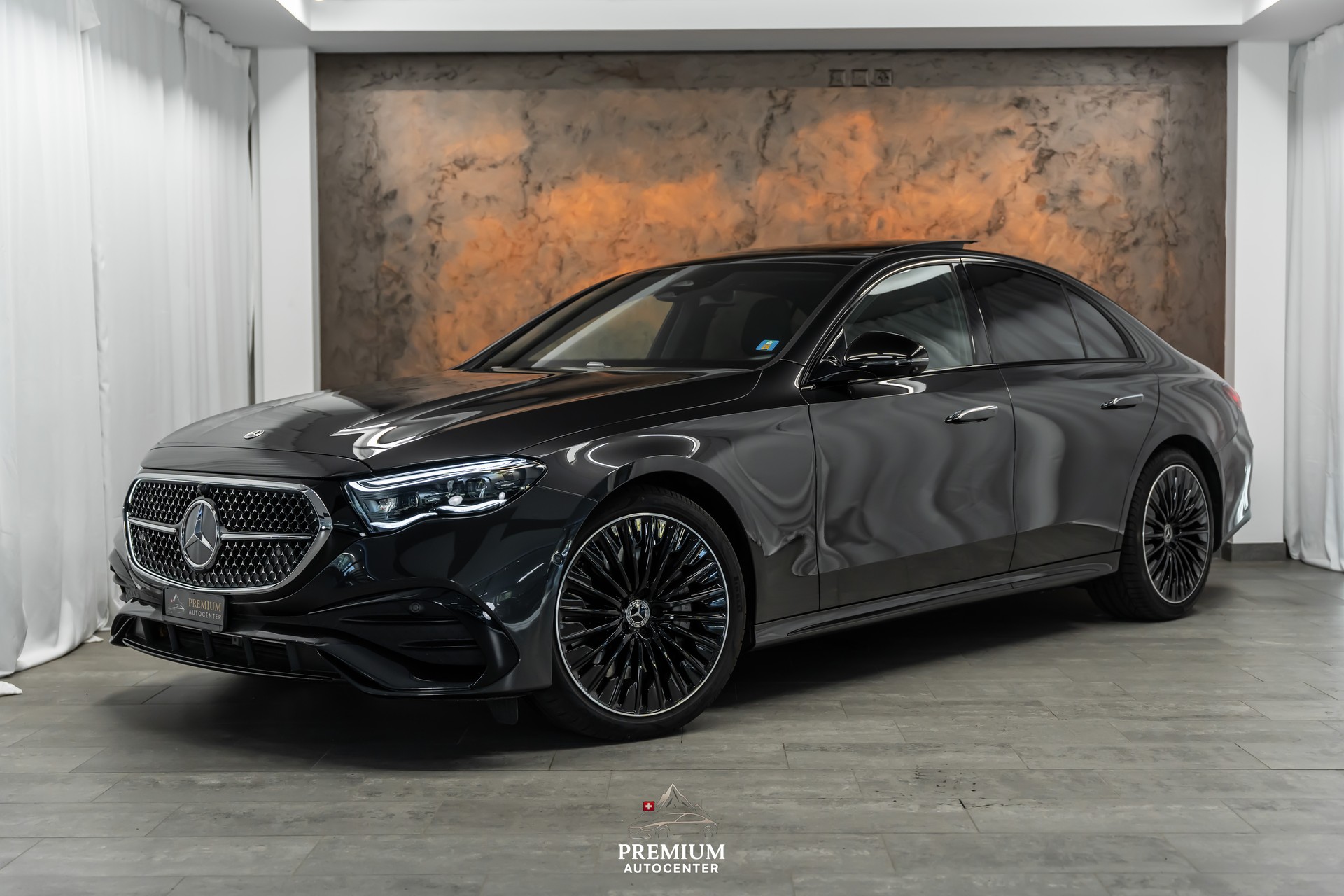 MERCEDES-BENZ E 450 d 4Matic 9G-Tronic AMG Line *Hyper-Screen*Digital-Light*Panorama*-image-0