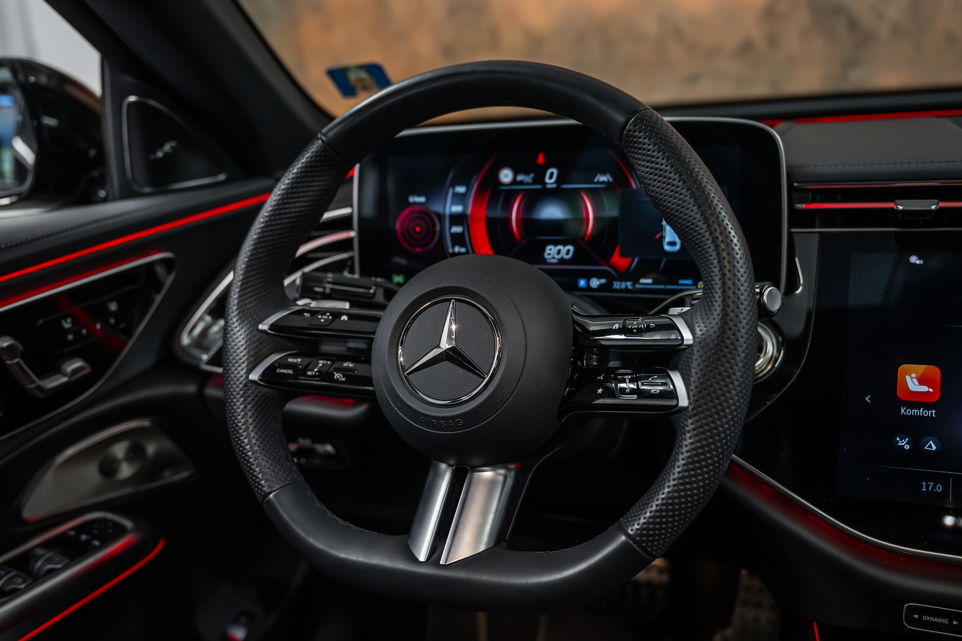 MERCEDES-BENZ E 450 d 4Matic 9G-Tronic AMG Line *Hyper-Screen*Digital-Light*Panorama*-image-18