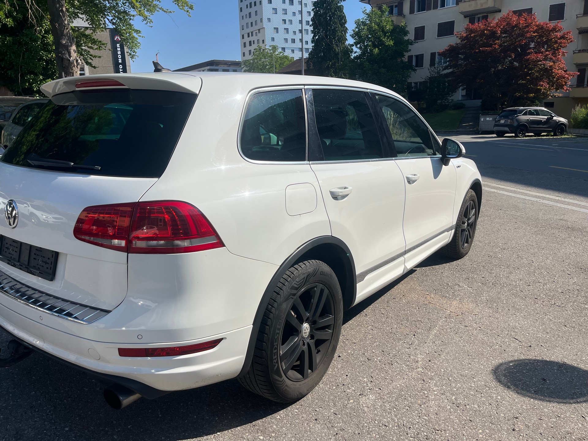 VW Touareg 4.2 TDI Tiptronic-image-4