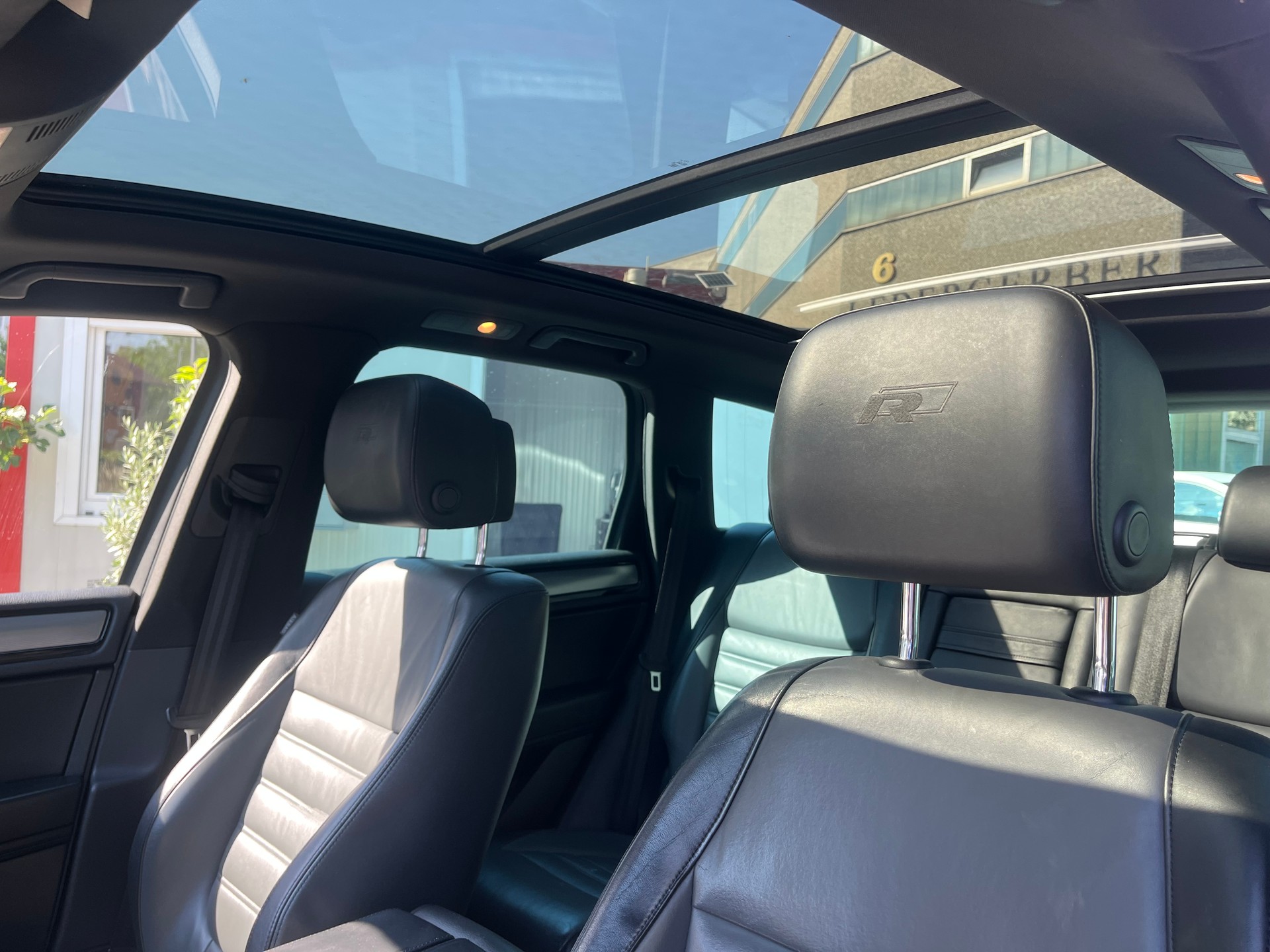 VW Touareg 4.2 TDI Tiptronic-image-10