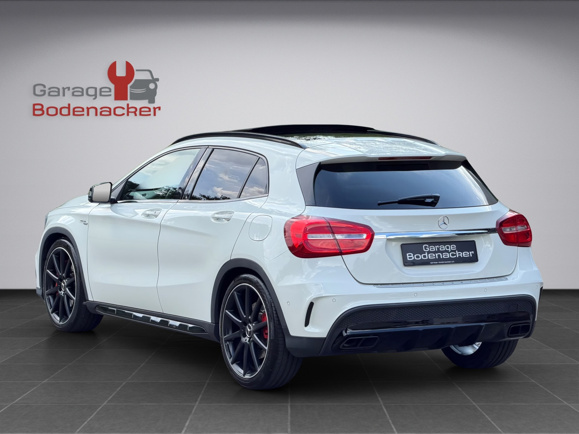 MERCEDES-BENZ GLA 45 AMG 4Matic 7G-DCT-image-3
