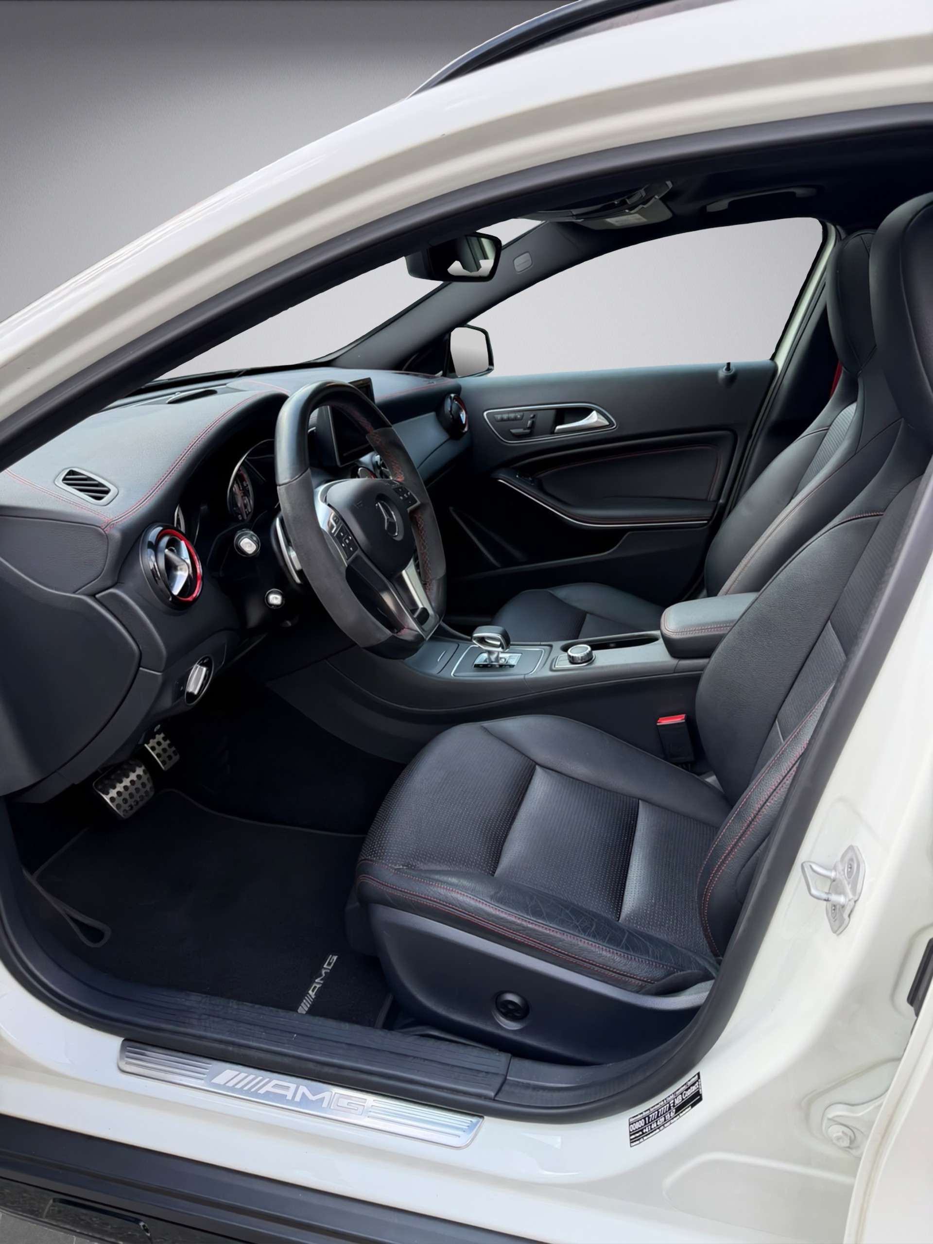 MERCEDES-BENZ GLA 45 AMG 4Matic 7G-DCT-image-9