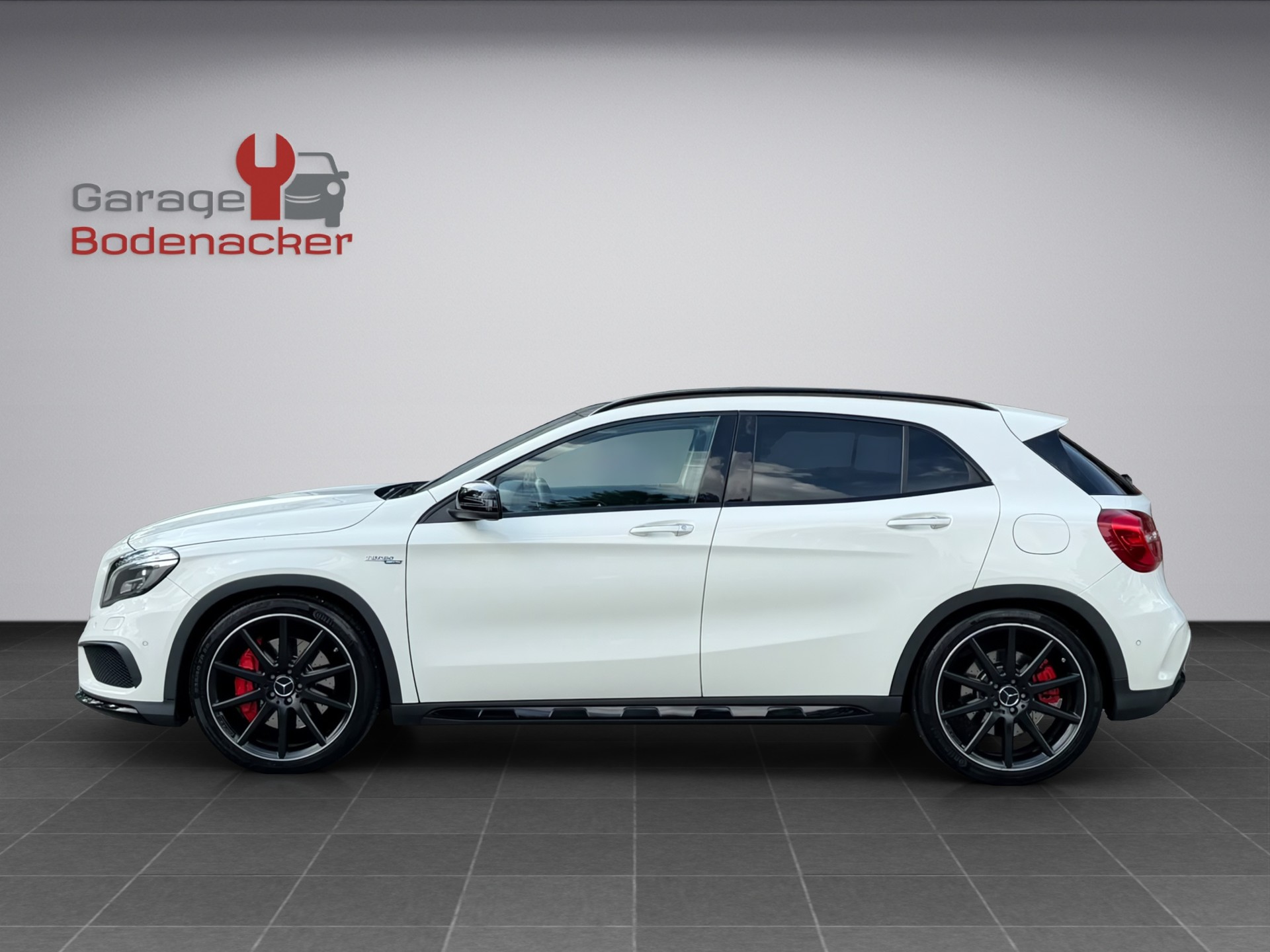 MERCEDES-BENZ GLA 45 AMG 4Matic 7G-DCT-image-2
