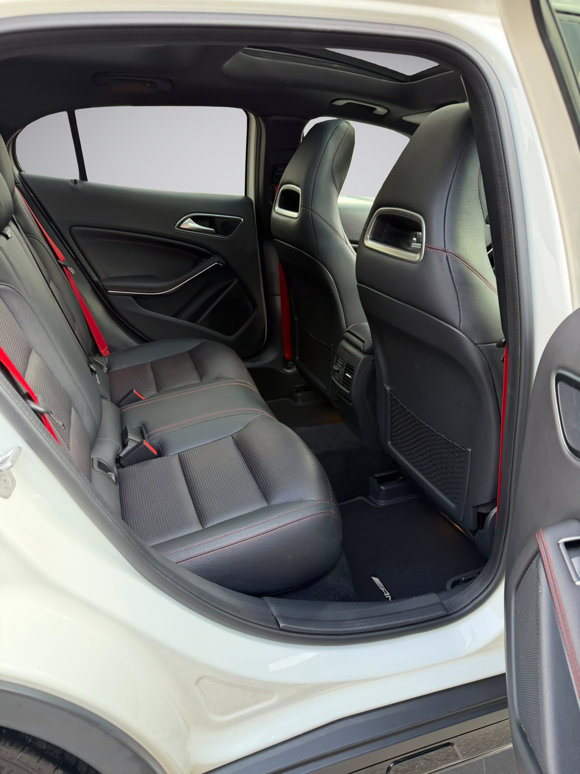 MERCEDES-BENZ GLA 45 AMG 4Matic 7G-DCT-image-11