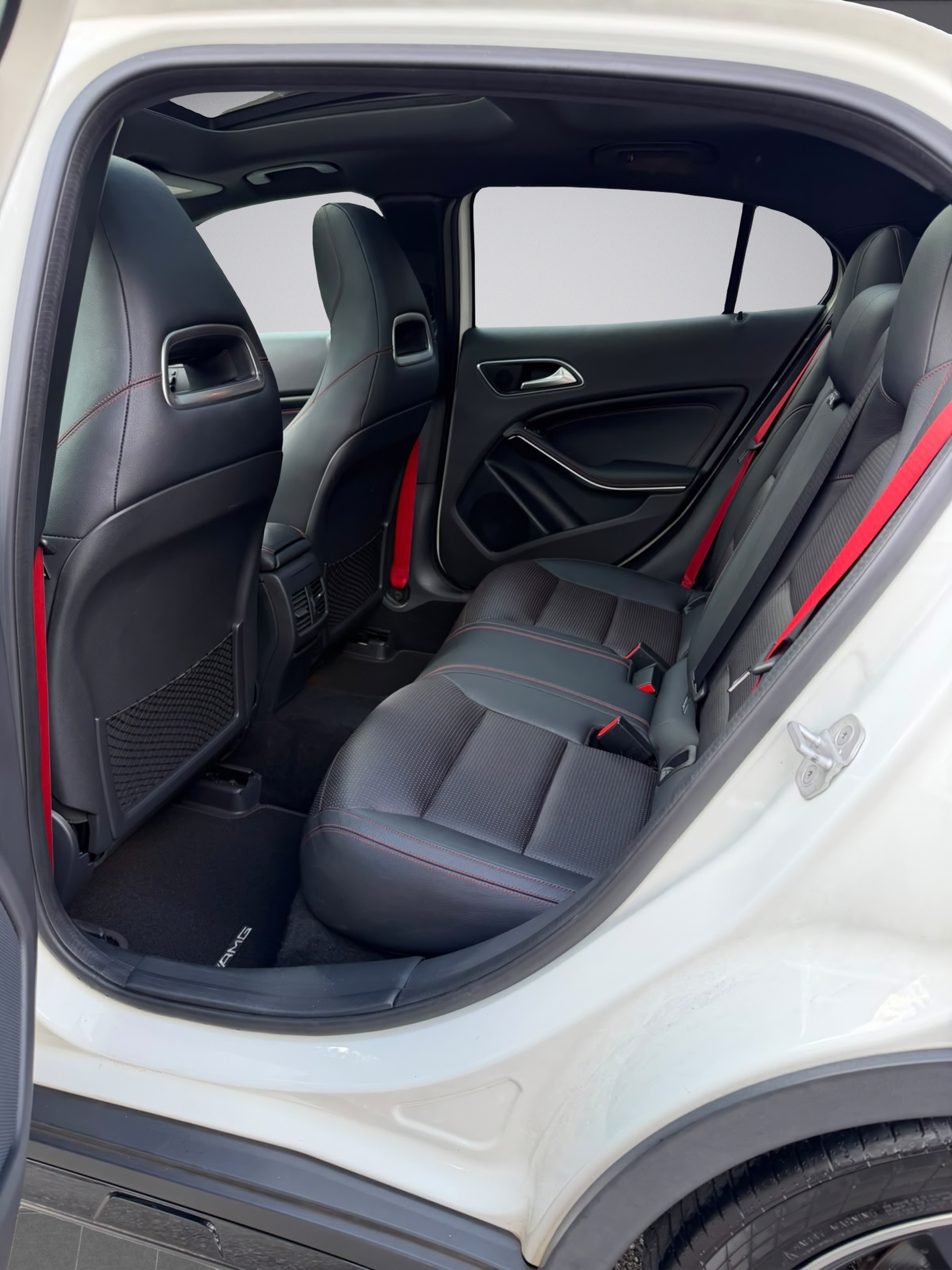 MERCEDES-BENZ GLA 45 AMG 4Matic 7G-DCT-image-10
