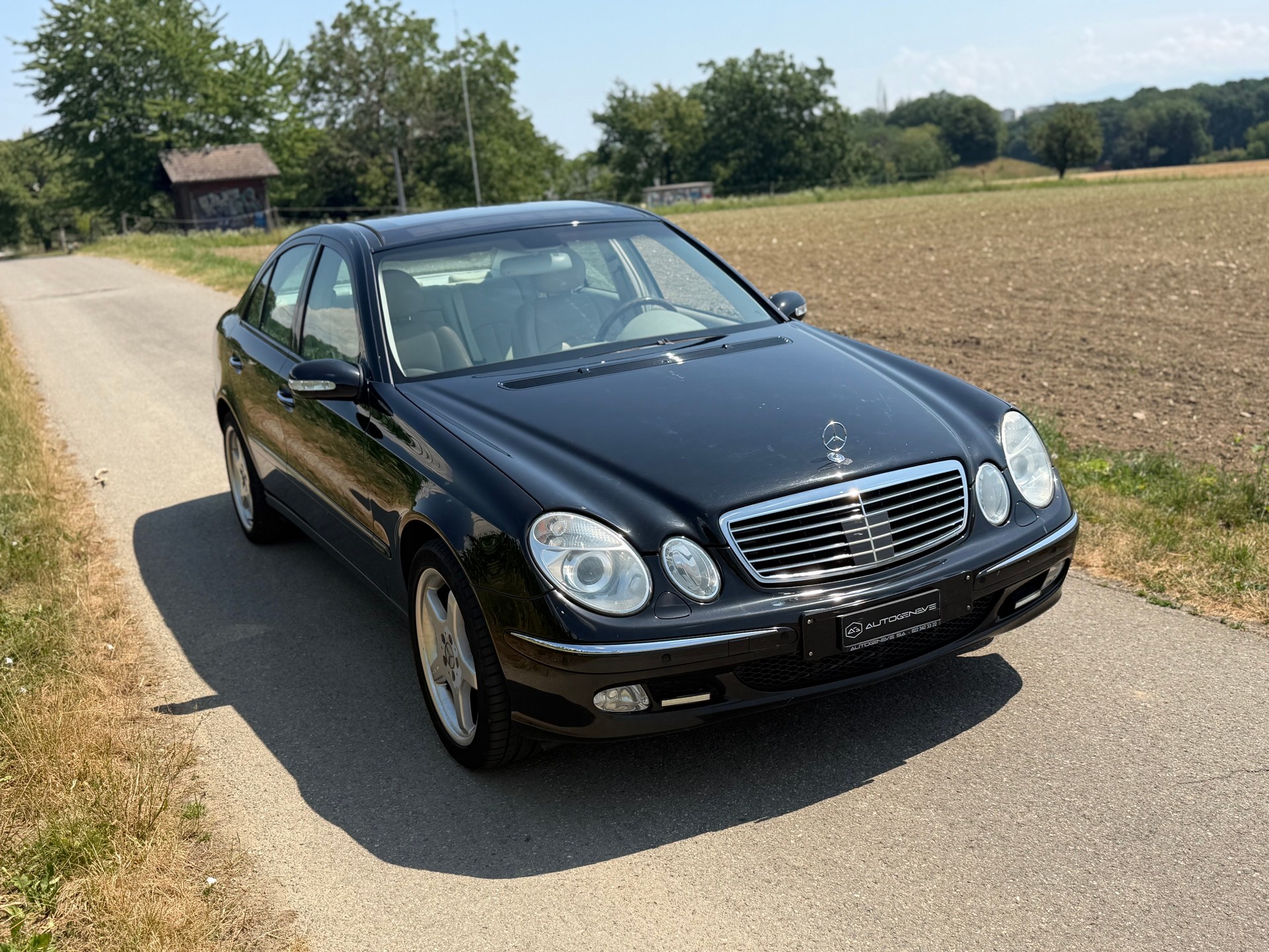 MERCEDES-BENZ E 500 Avantgarde Automatic-image-3