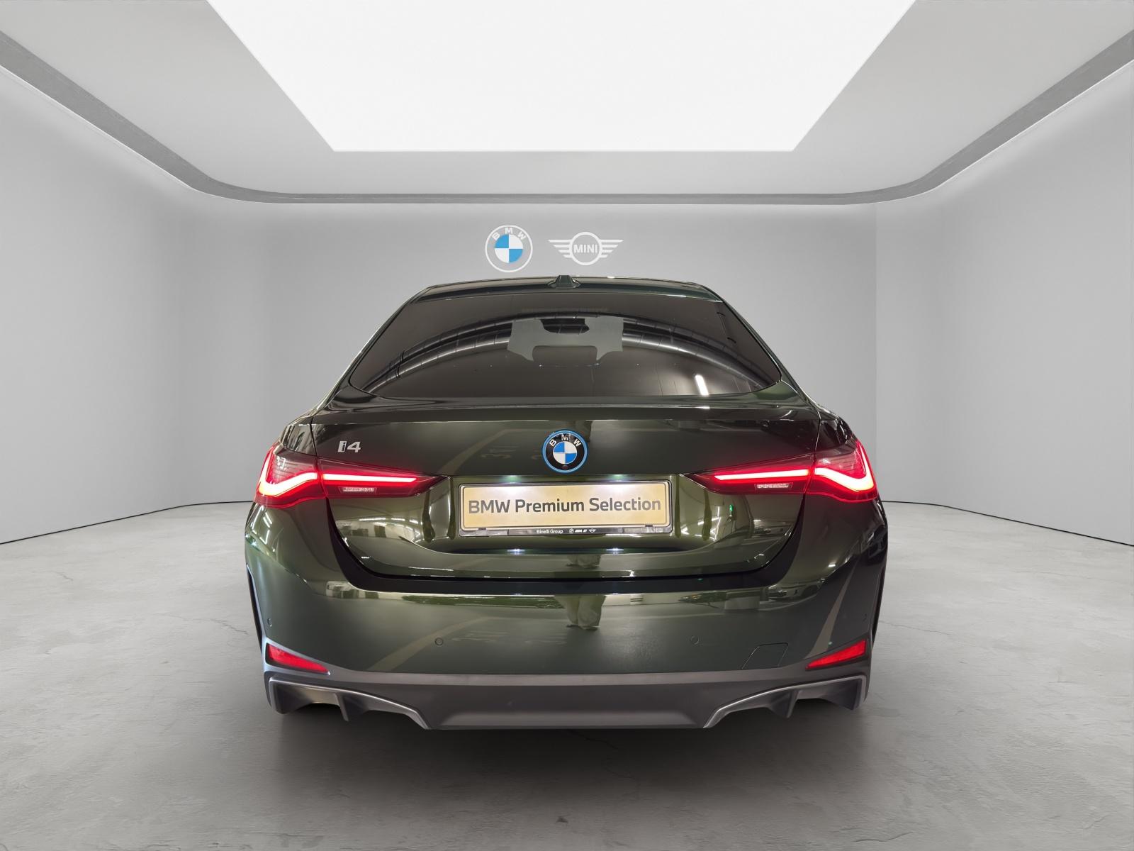 BMW i4 eDrive40-showroom-element-3