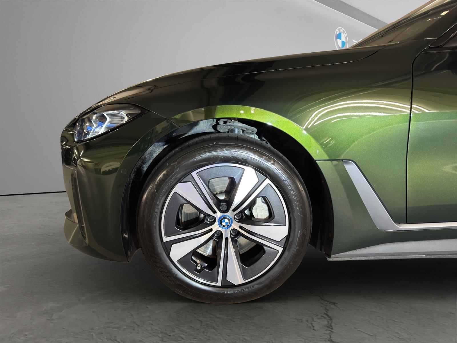 BMW i4 eDrive40-image-8