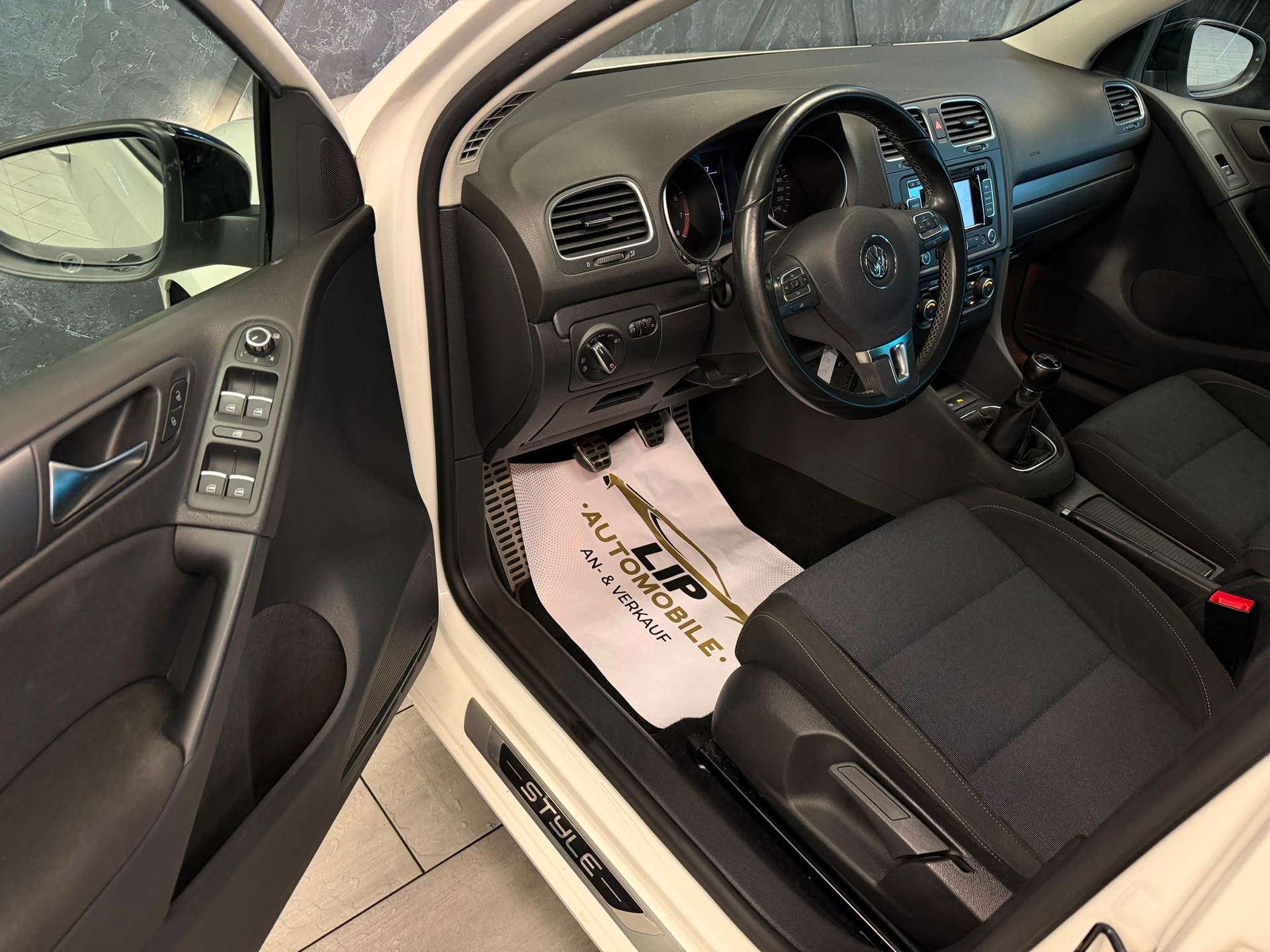 VW Golf 1.4 TSI Style-image-10