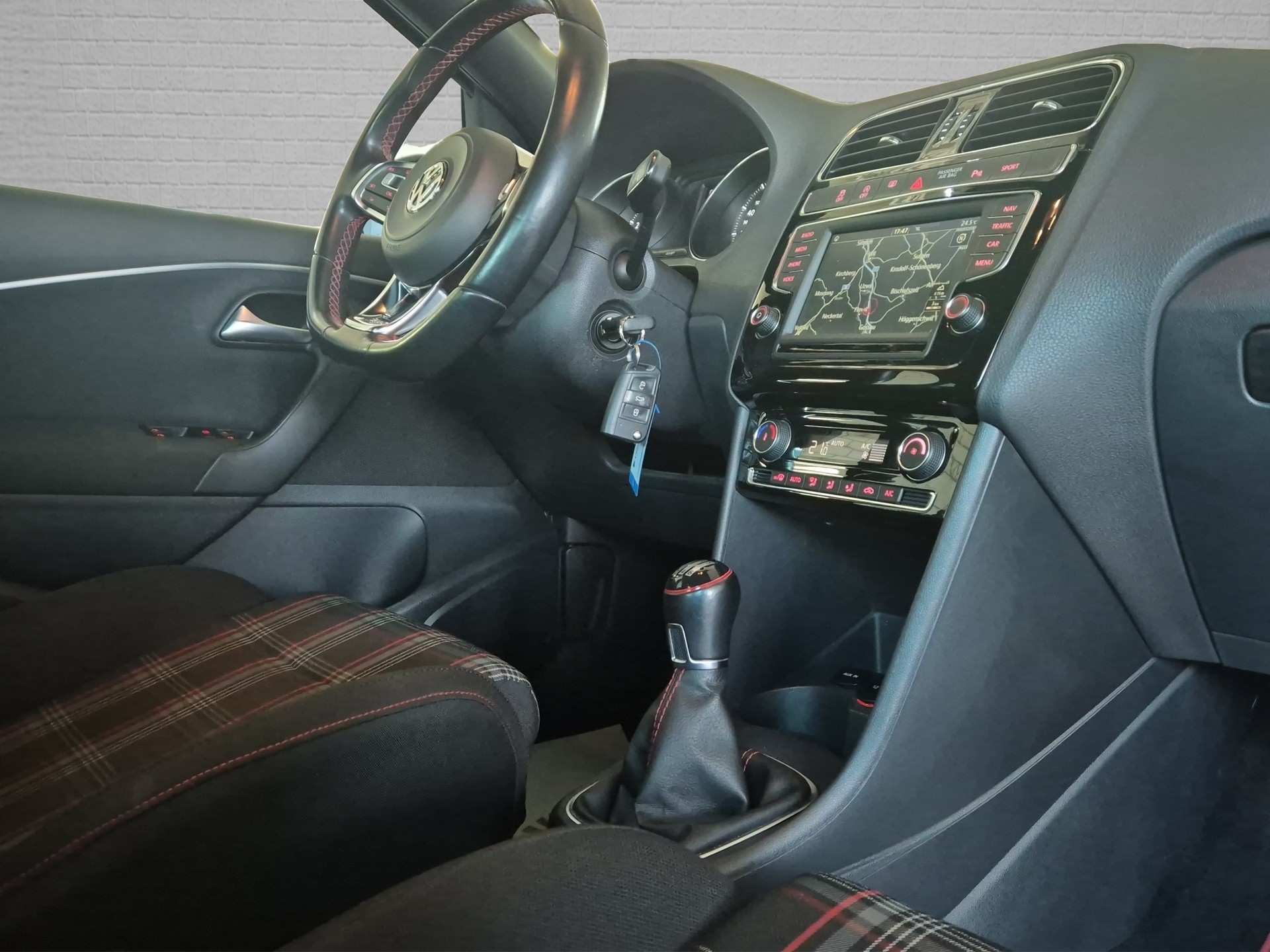 VW Polo 1.8 TSI GTI-image-21