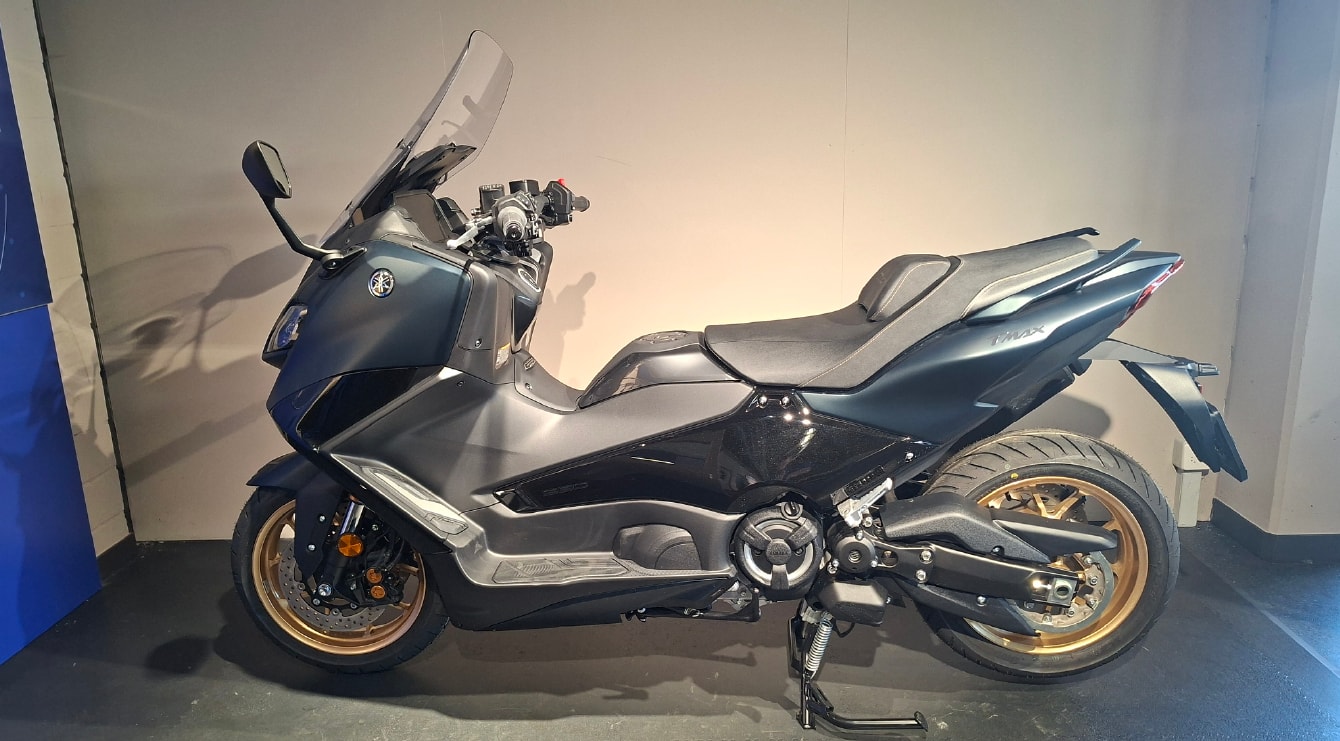 YAMAHA T-MAX 560-image-1