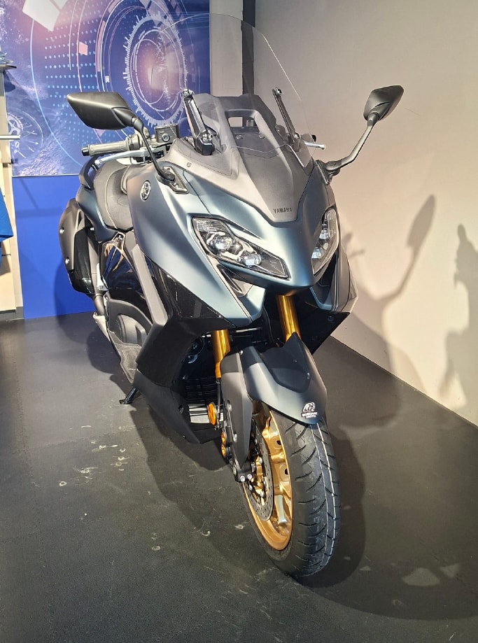 YAMAHA T-MAX 560-image-2