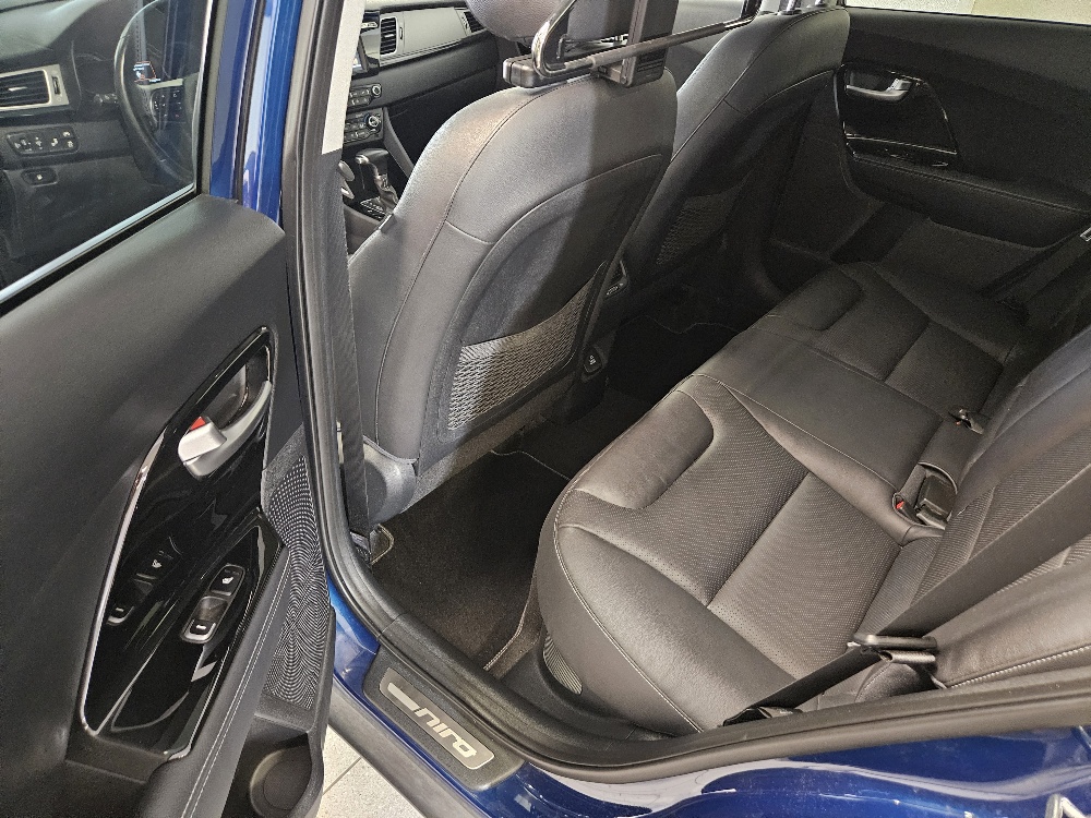 KIA Niro 1.6GDi Hybrid Style DCT-image-14
