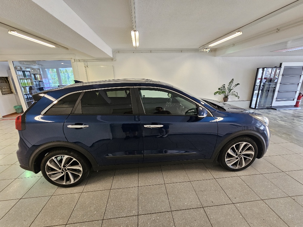 KIA Niro 1.6GDi Hybrid Style DCT-showroom-element-3