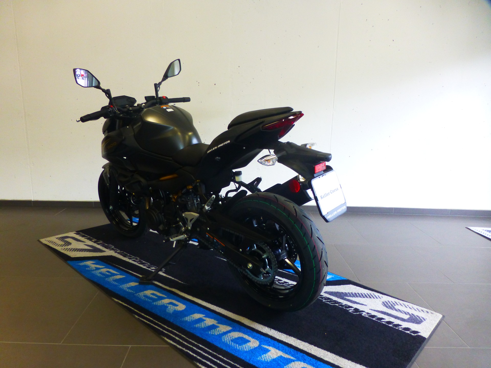 KAWASAKI Z 500-showroom-element-2