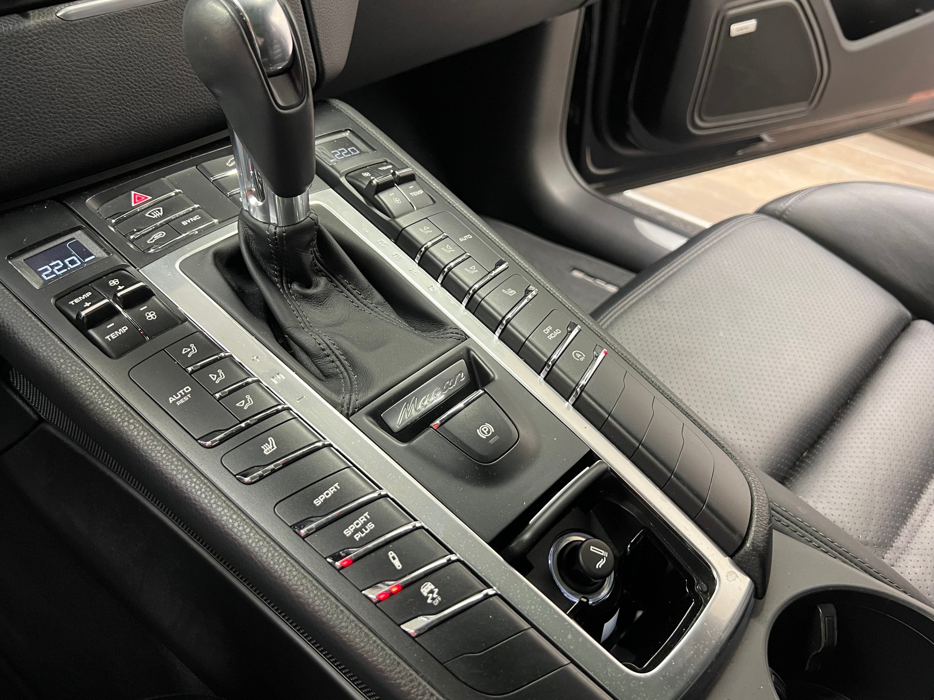 PORSCHE Macan S Diesel PDK-image-25