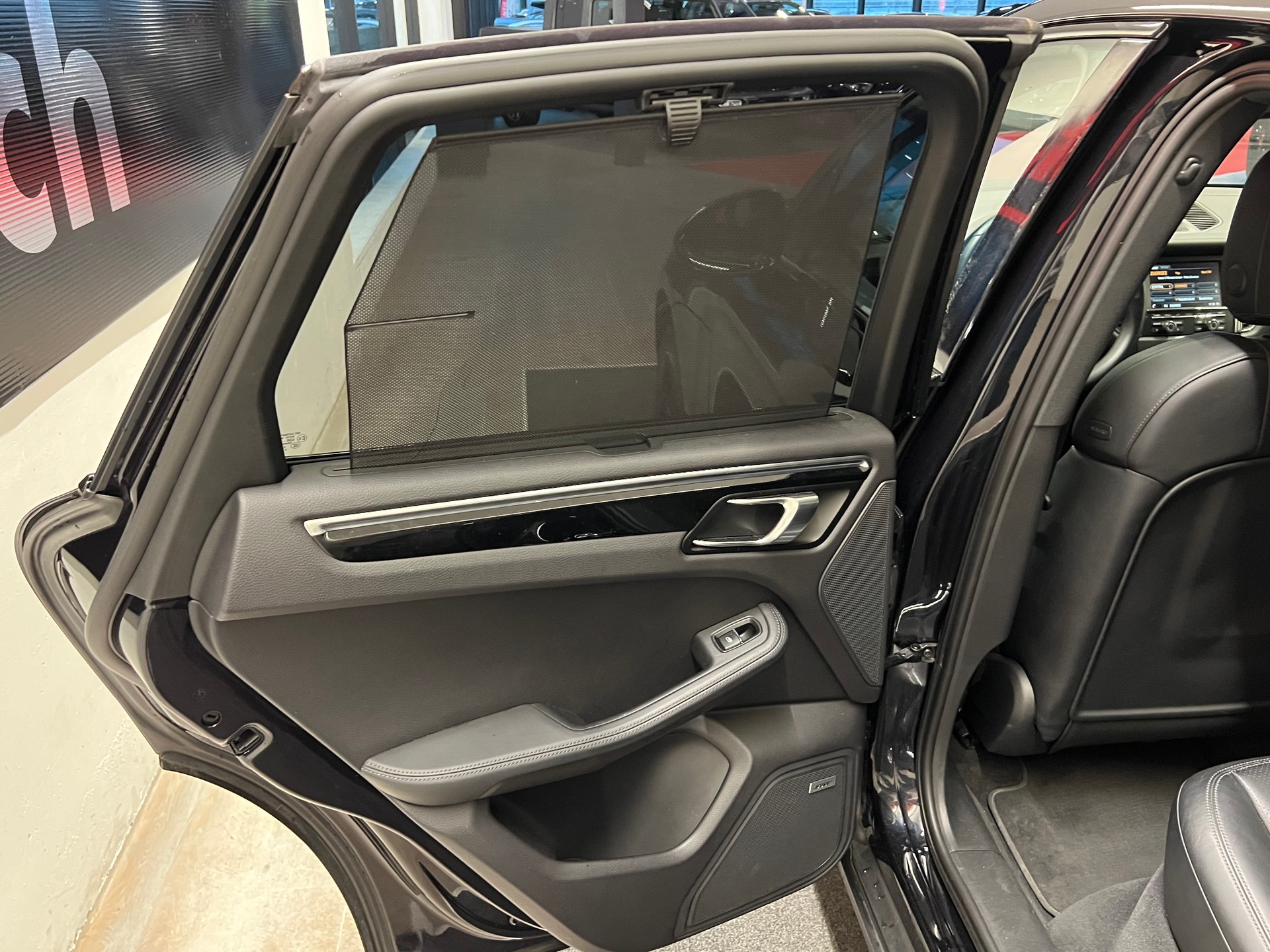 PORSCHE Macan S Diesel PDK-image-19