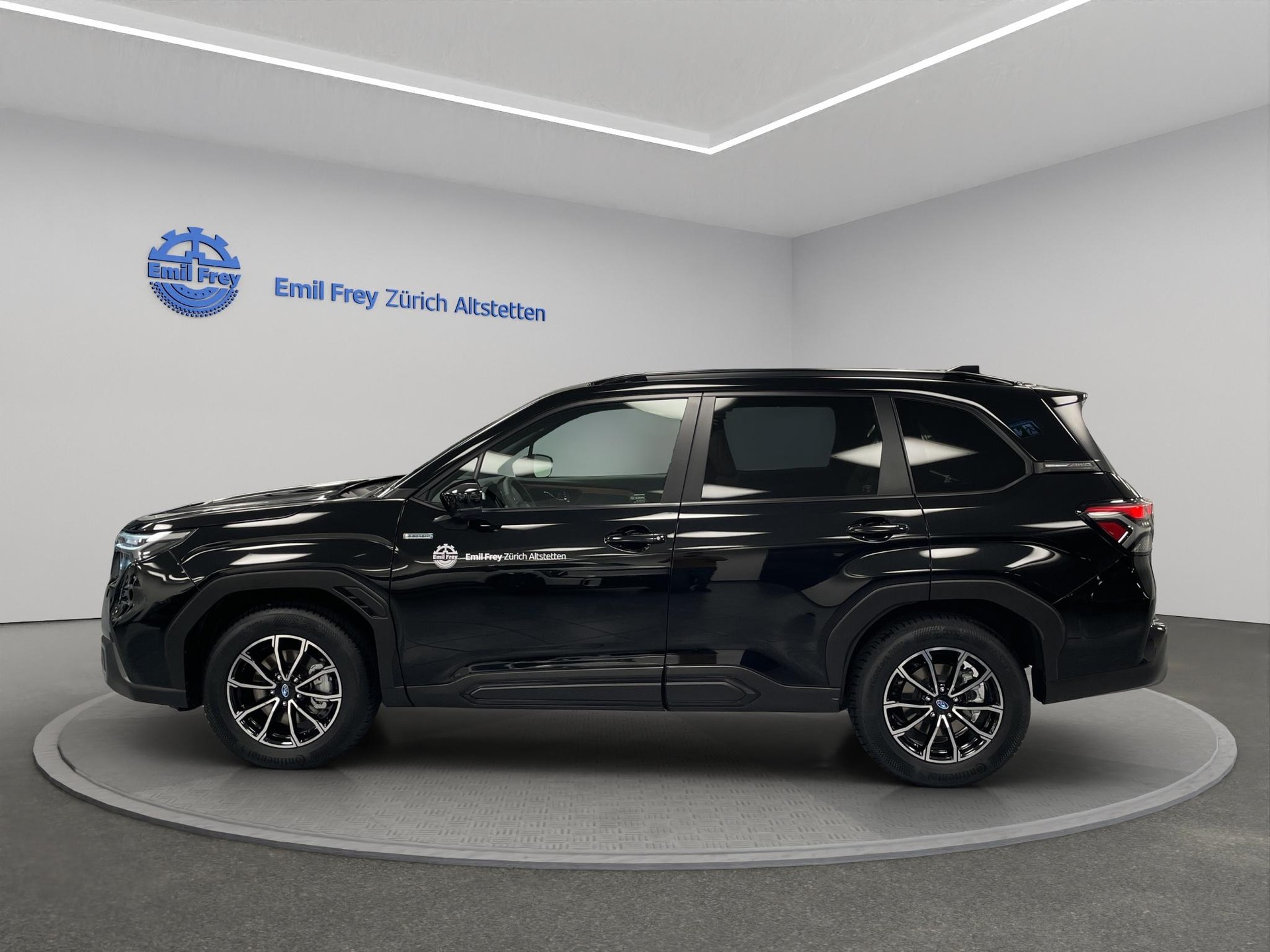 SUBARU Forester Station 2.0i e-Boxer Luxury-image-4
