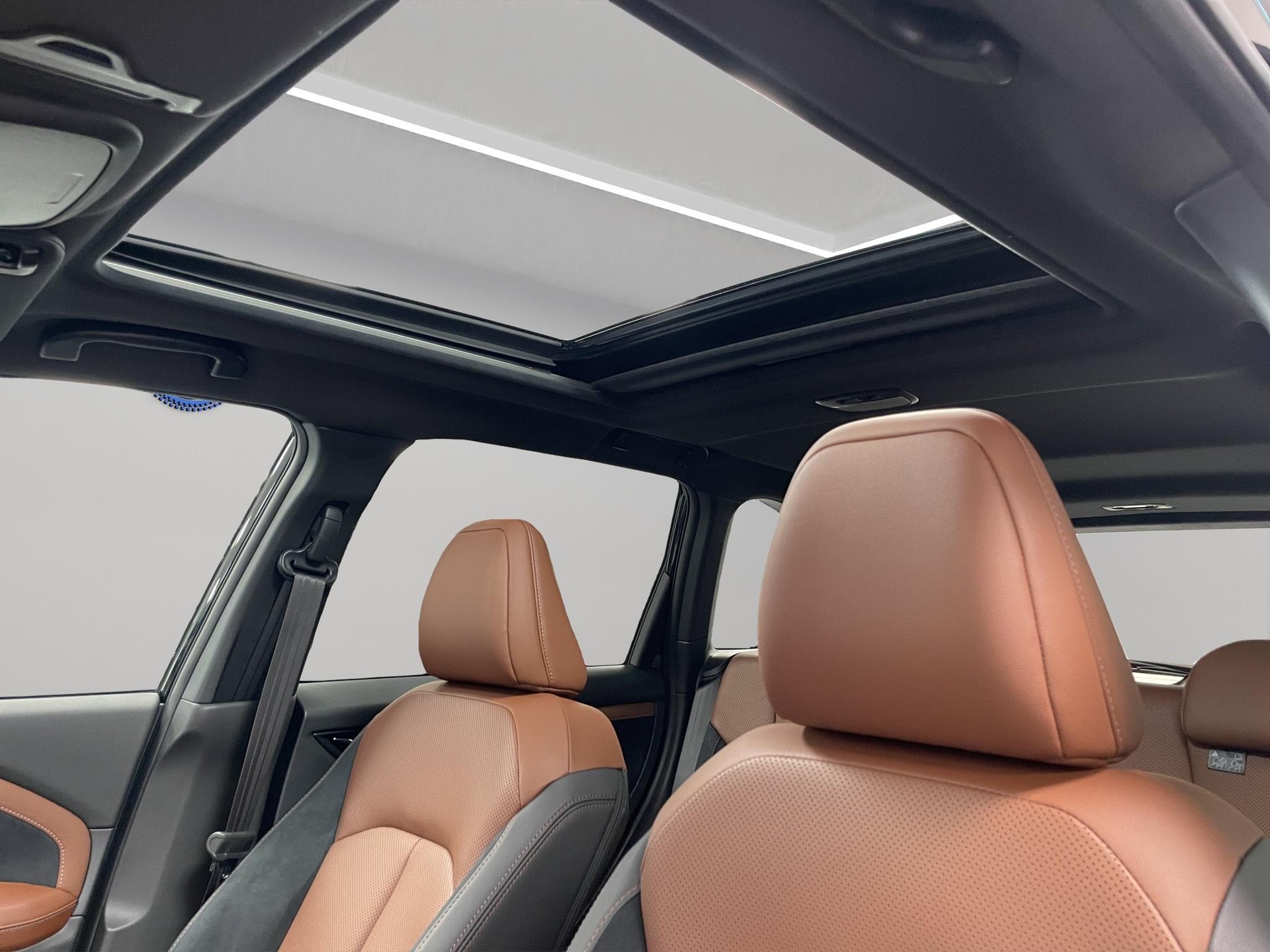 SUBARU Forester Station 2.0i e-Boxer Luxury-image-16