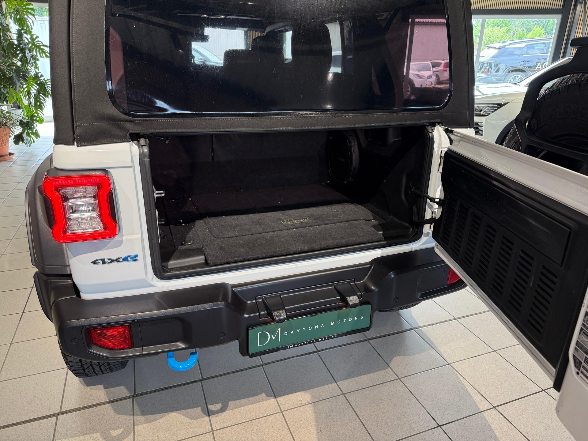 JEEP Wrangler 2.0 PHEV Unlimited Rubicon Automatic Soft Top-image-12