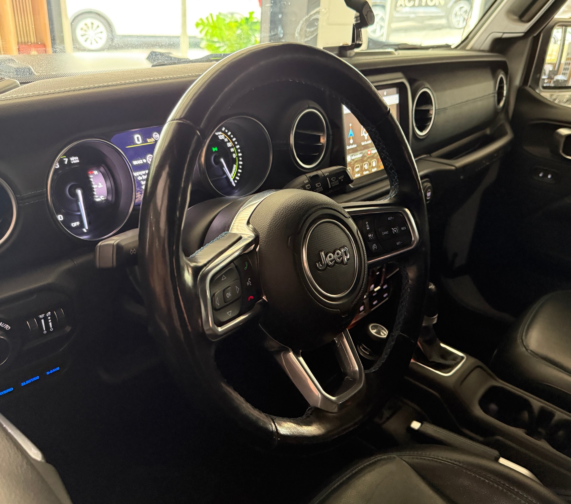 JEEP Wrangler 2.0 PHEV Unlimited Rubicon Automatic Soft Top-image-16