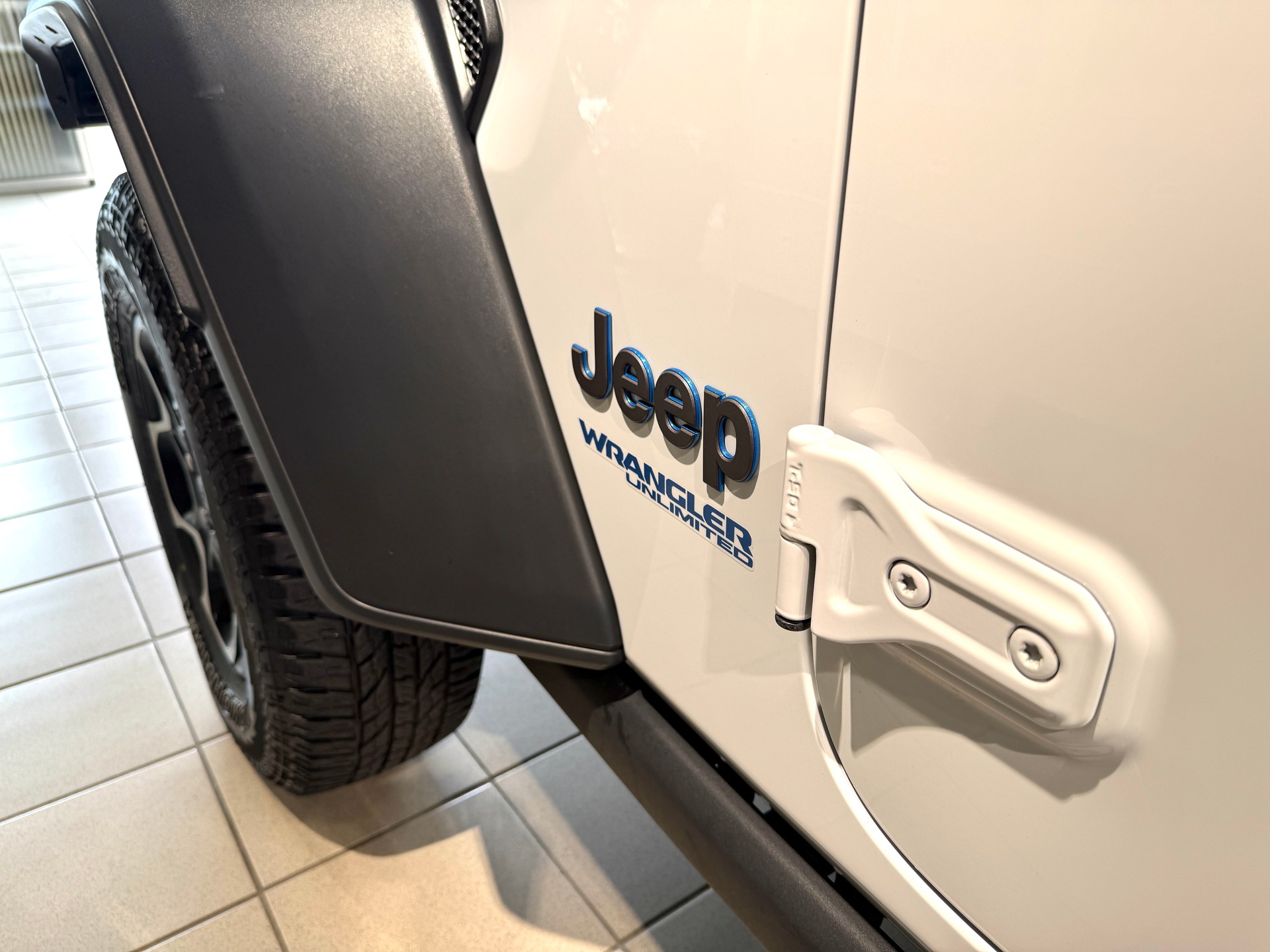 JEEP Wrangler 2.0 PHEV Unlimited Rubicon Automatic Soft Top-image-10