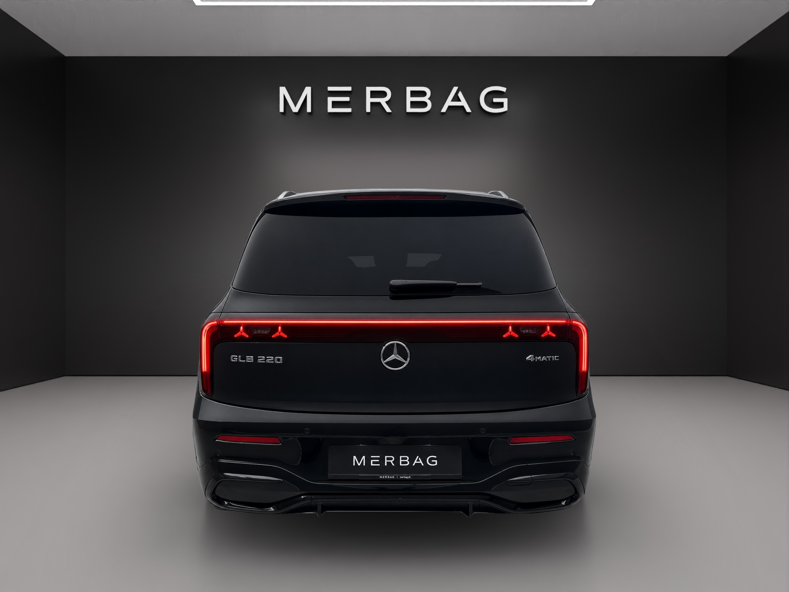 MERCEDES-BENZ GLB 220 4MATIC-image-4