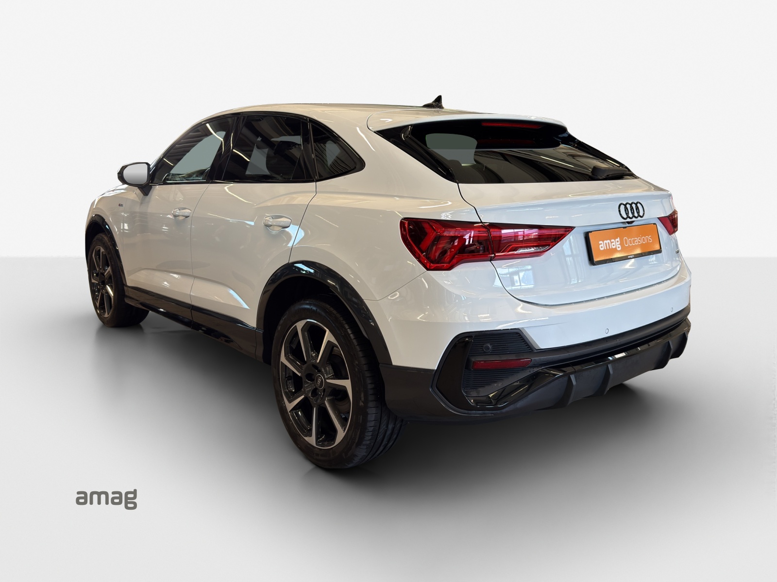 AUDI Q3 Sportback 35 TDI S line quattro S-tronic-showroom-element-3