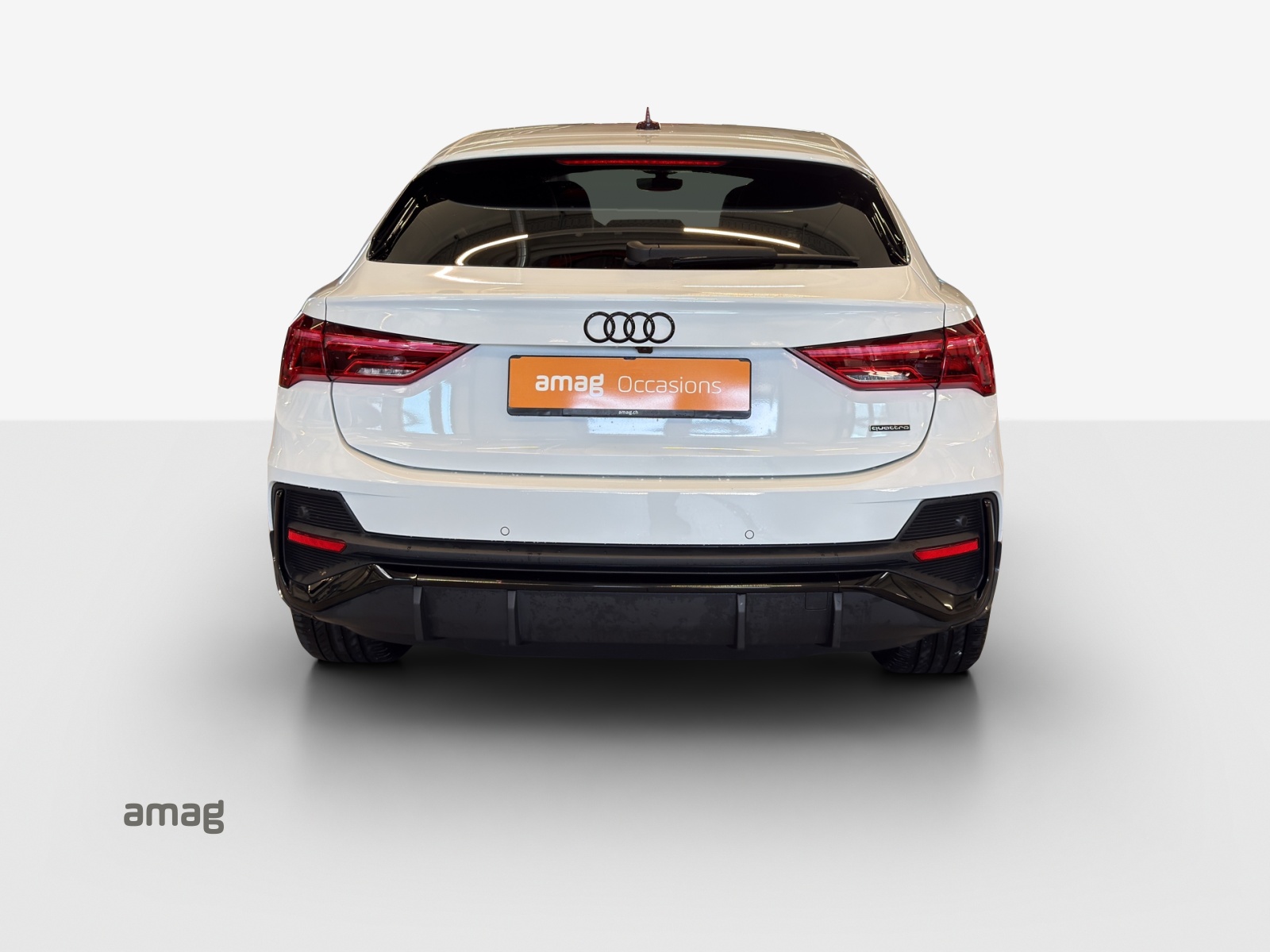 AUDI Q3 Sportback 35 TDI S line quattro S-tronic-image-4