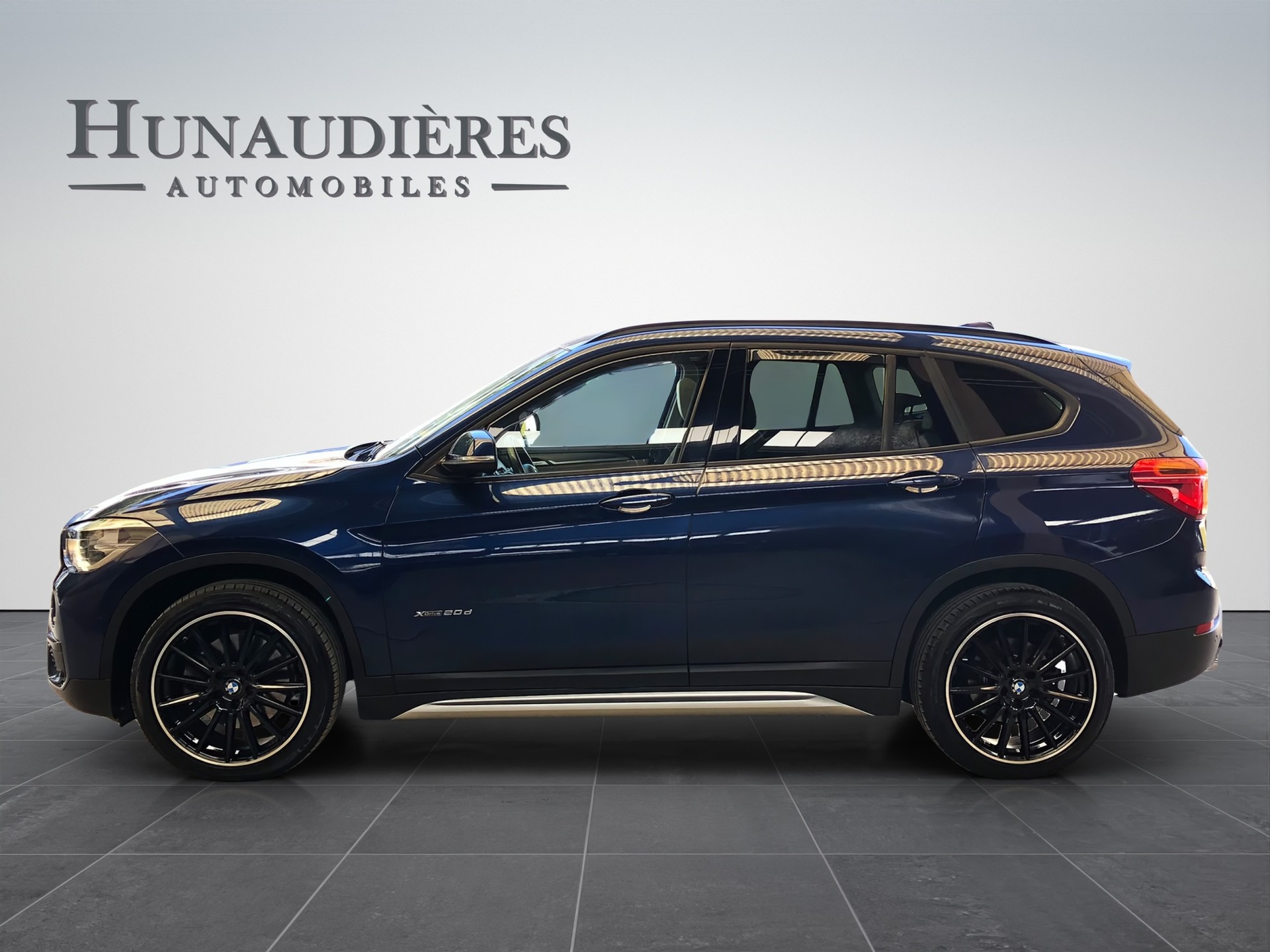BMW X1 xDrive 20d-image-13