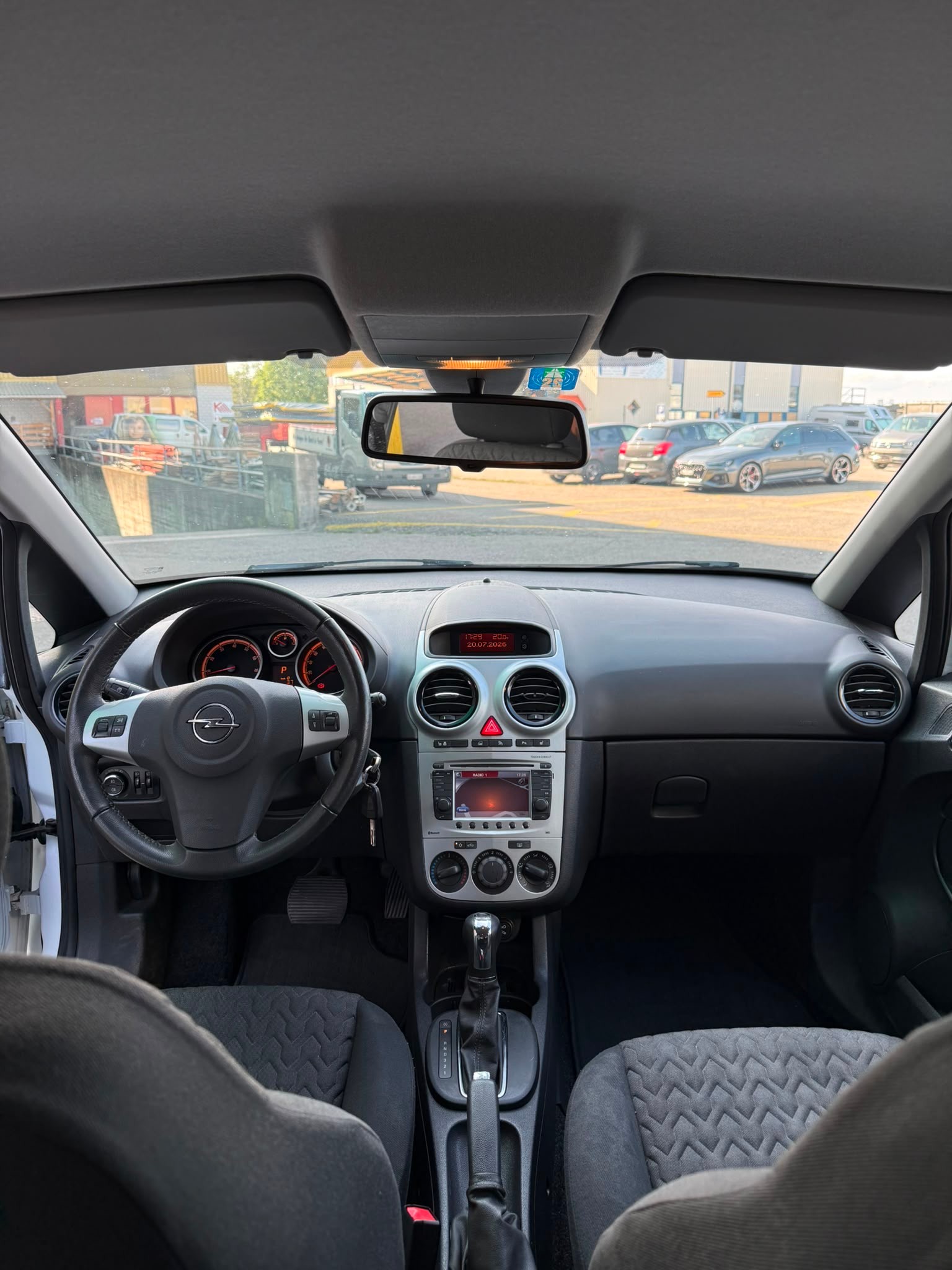 OPEL Corsa 1.4 TP Active Edition Automatic-image-8