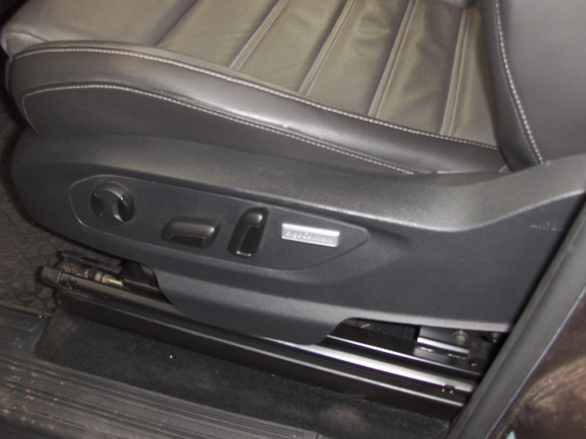 VW Amarok 3.0TDI Highline 4Motion Automatic-image-12