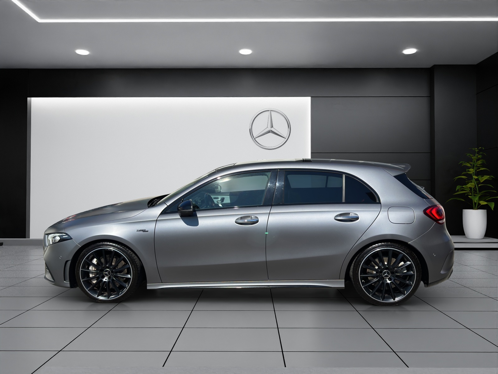 MERCEDES-BENZ A 35 AMG 4Matic-showroom-element-2