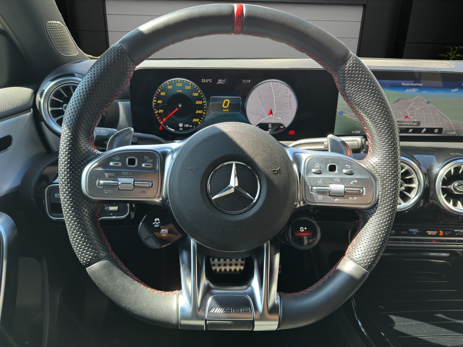 MERCEDES-BENZ A 35 AMG 4Matic-image-9