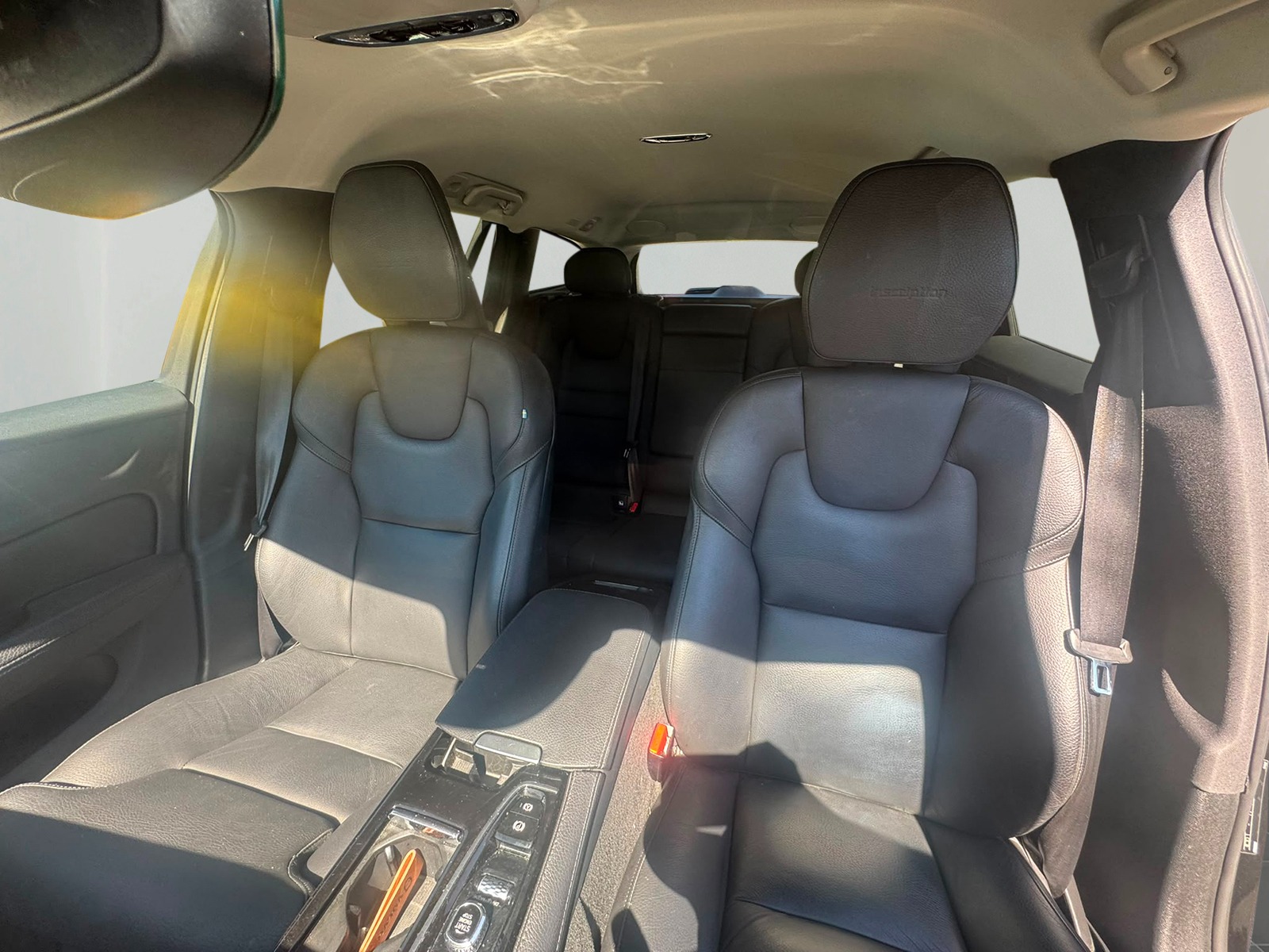 VOLVO V60 T6 eAWD Twin Engine Inscription Expression Geartronic-image-9