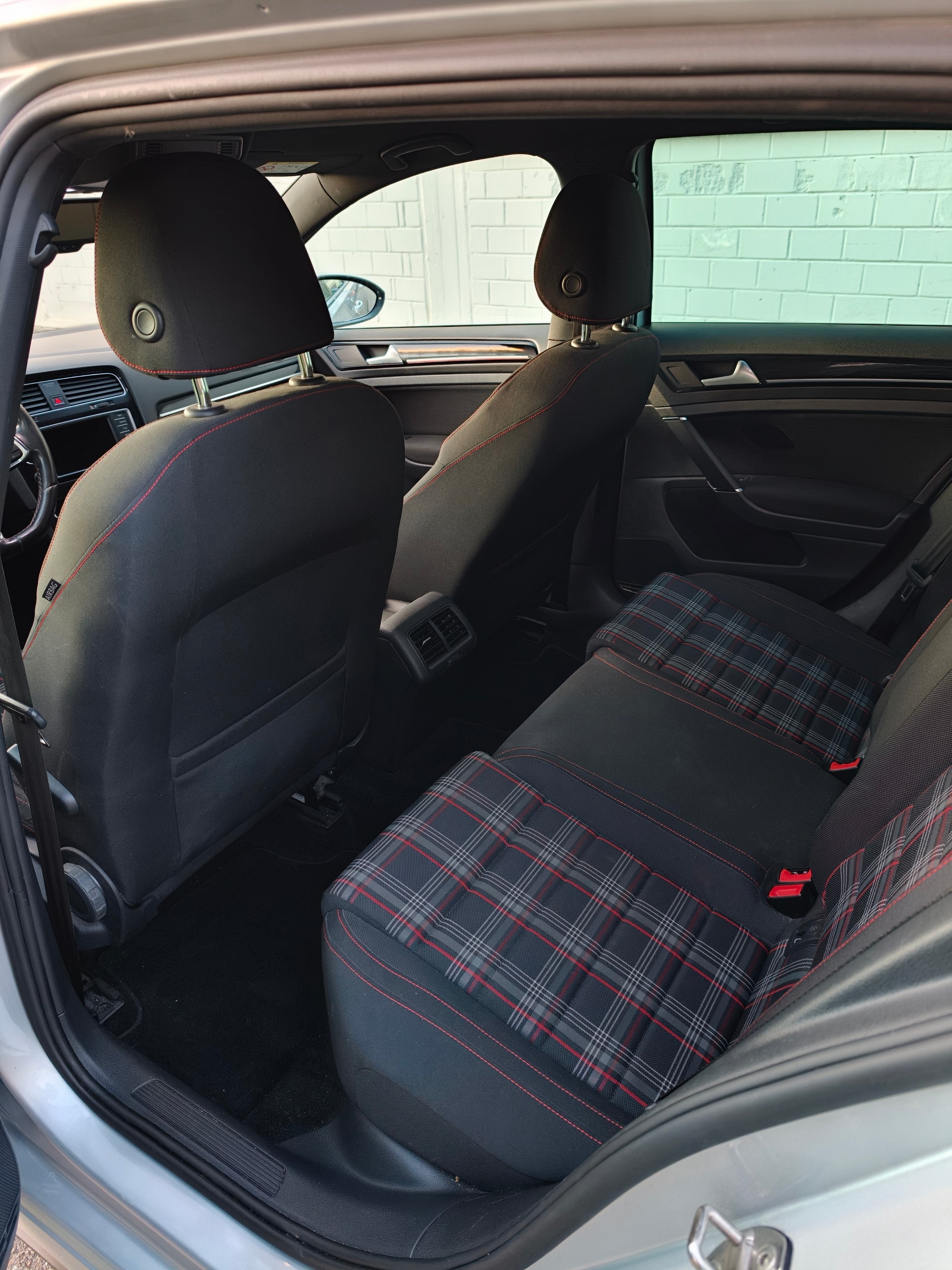 VW Golf 2.0 TSI GTI Performance DSG-image-9
