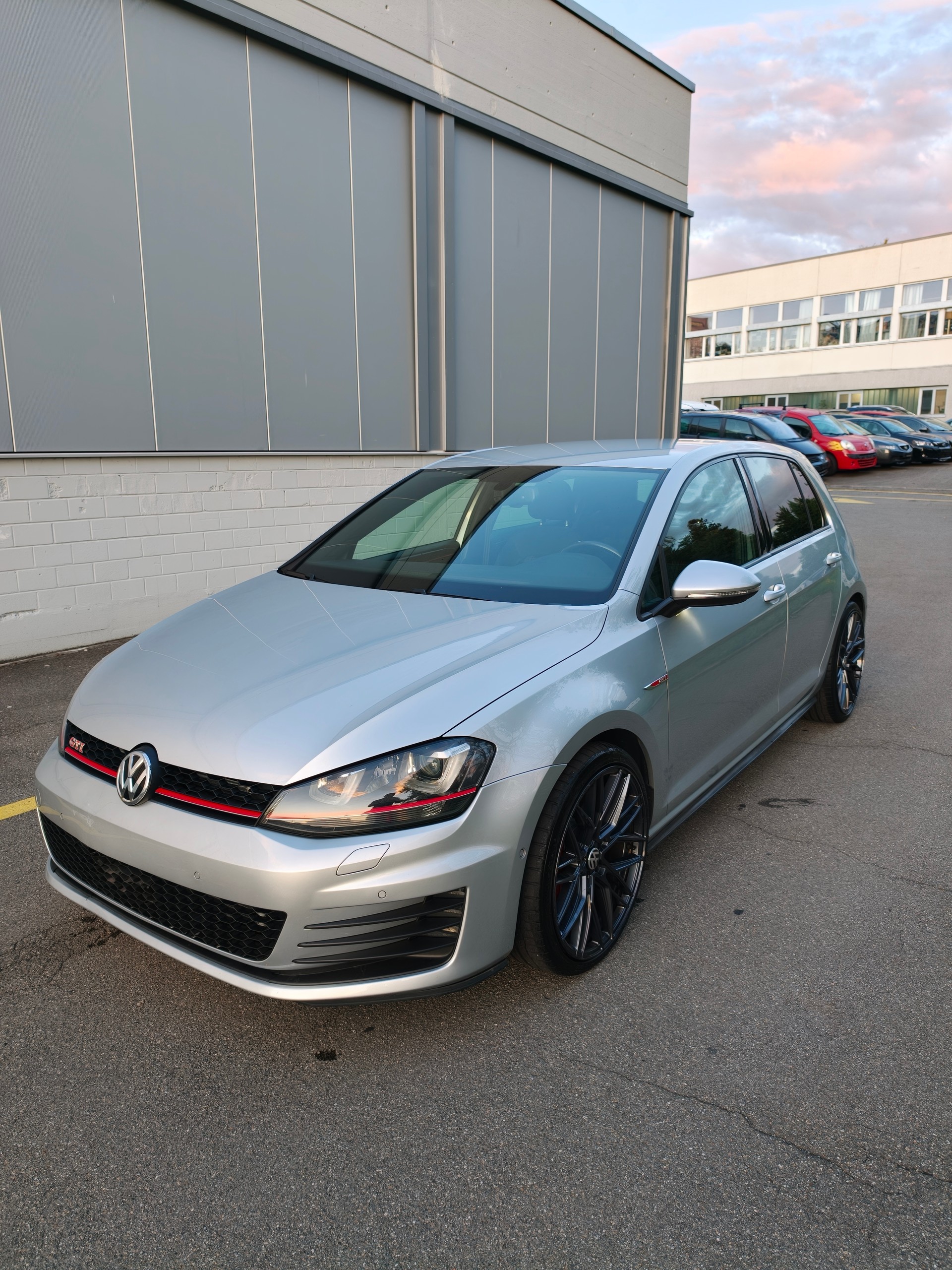 VW Golf 2.0 TSI GTI Performance DSG-image-0