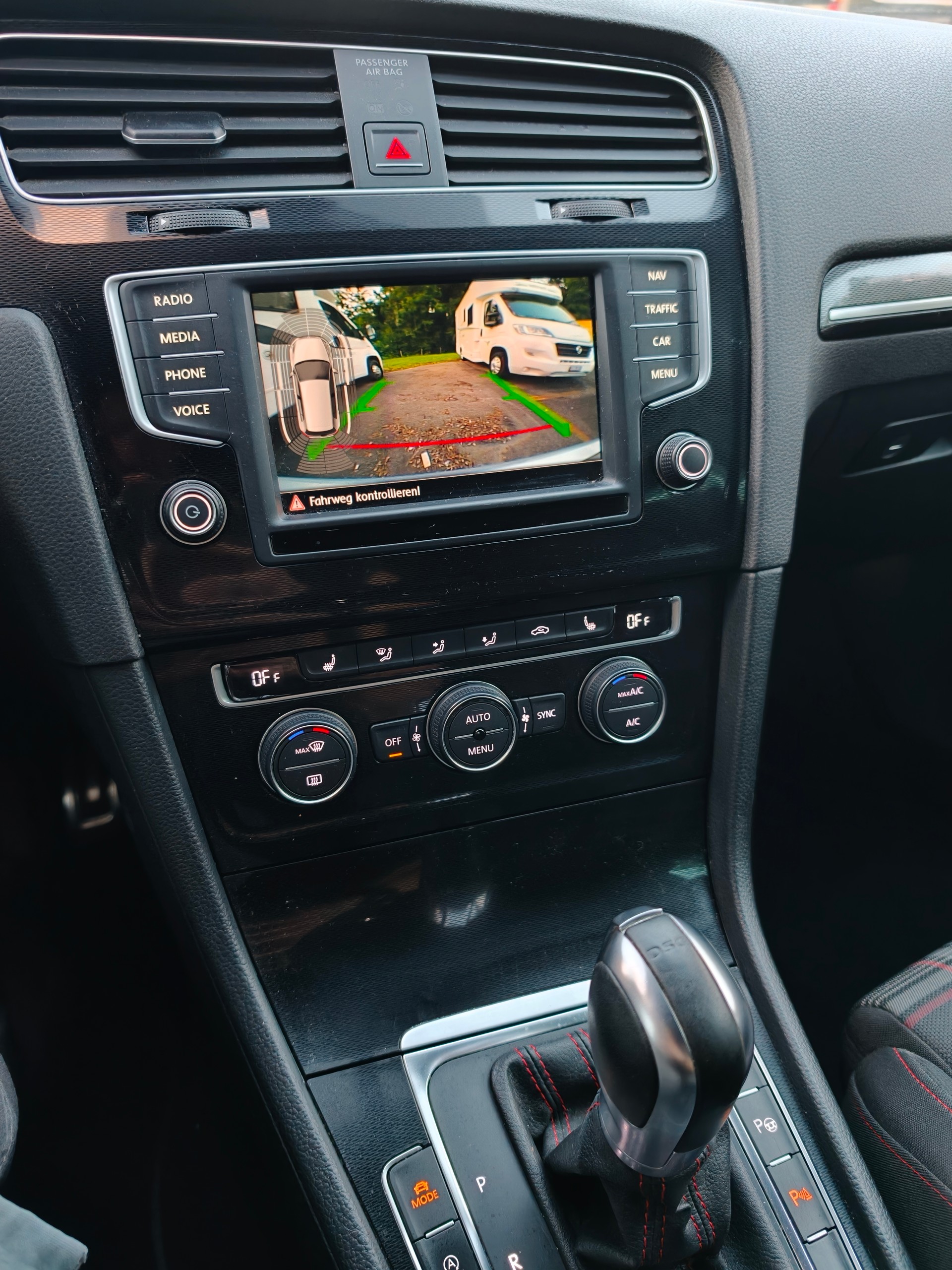 VW Golf 2.0 TSI GTI Performance DSG-image-11