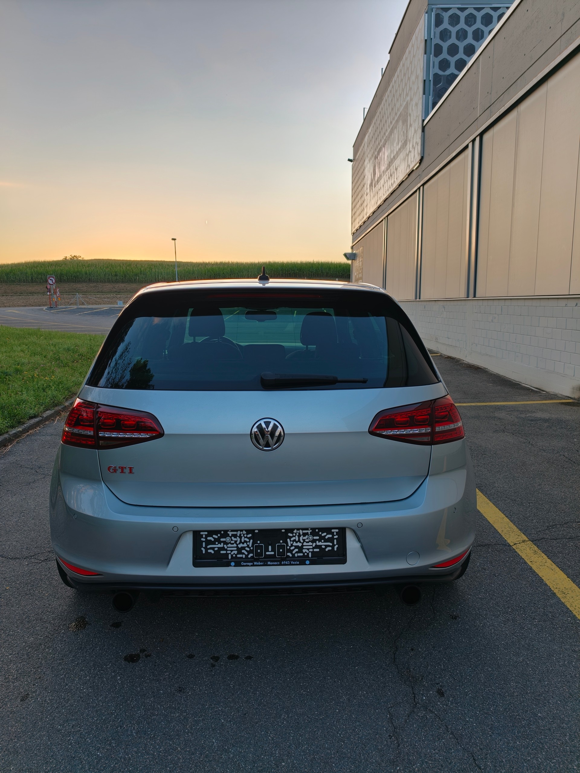 VW Golf 2.0 TSI GTI Performance DSG-image-4