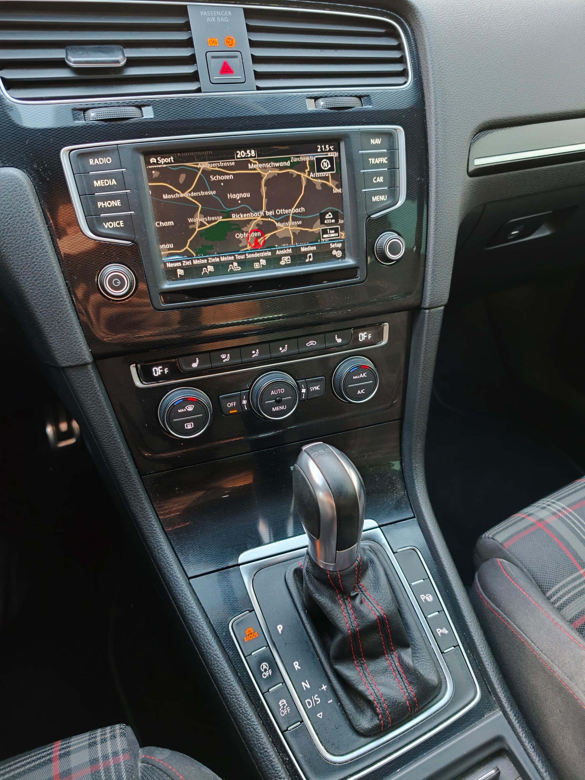 VW Golf 2.0 TSI GTI Performance DSG-image-10