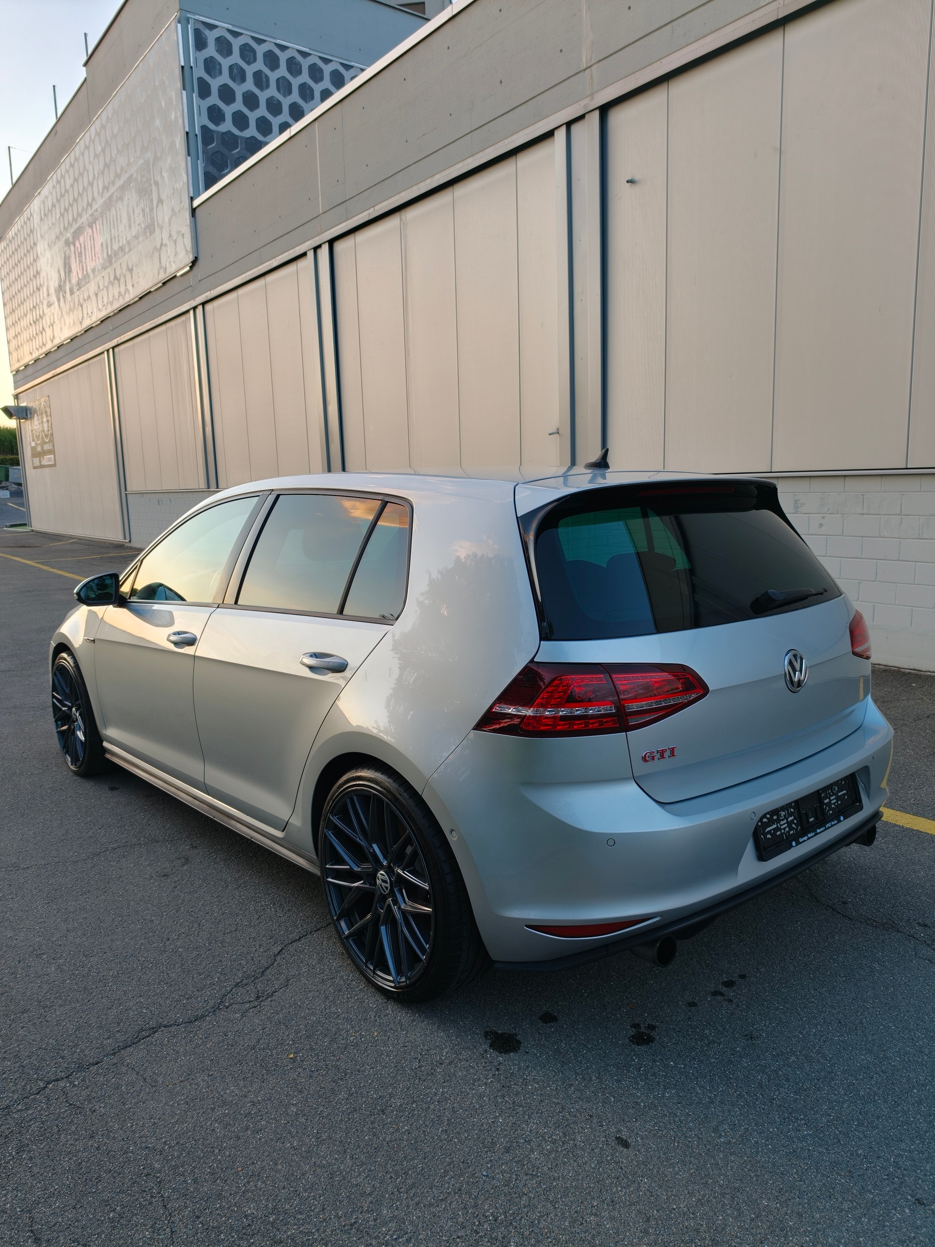 VW Golf 2.0 TSI GTI Performance DSG-image-5
