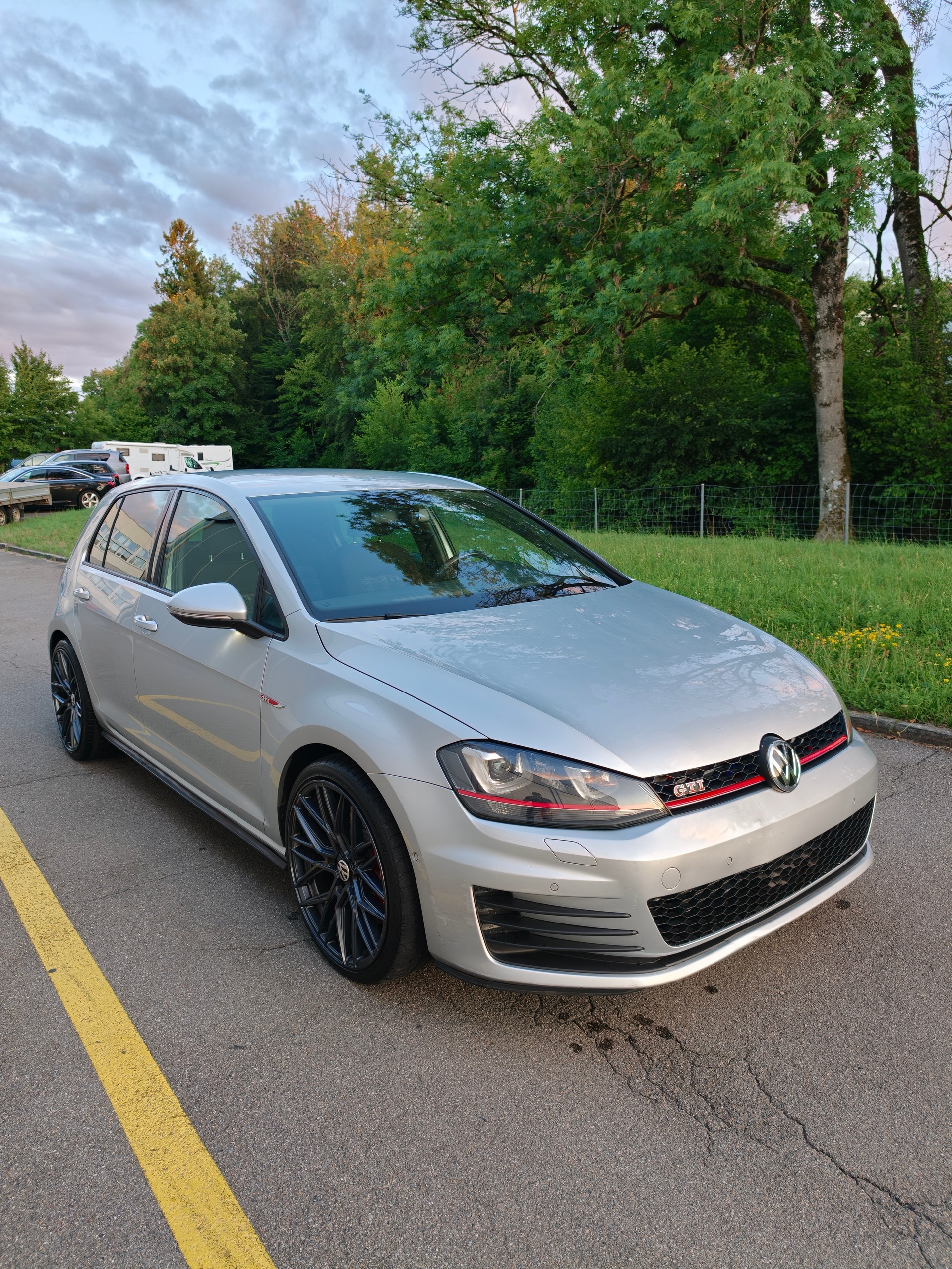 VW Golf 2.0 TSI GTI Performance DSG-image-2