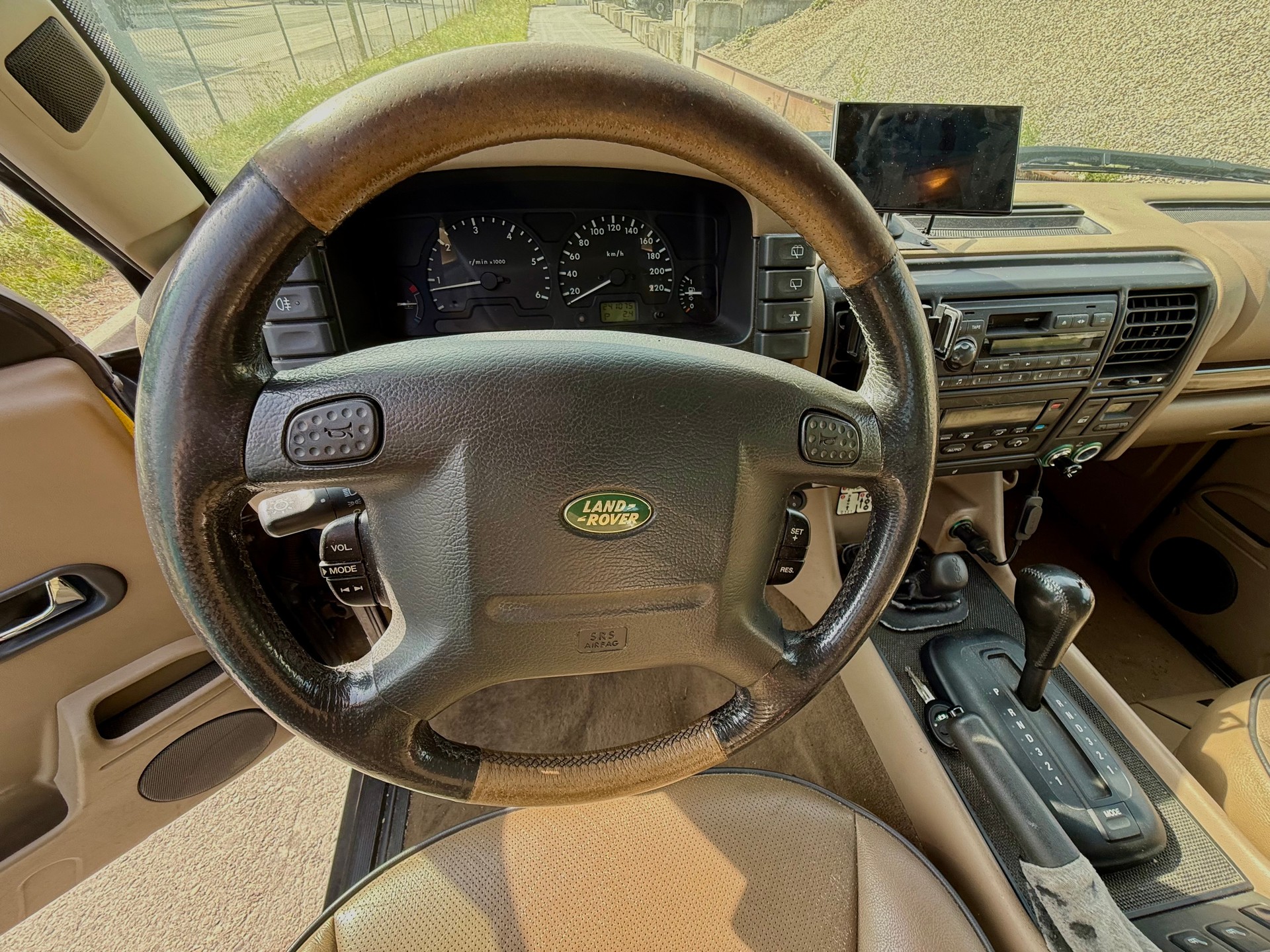LAND ROVER Discovery 4.0 XS-image-7